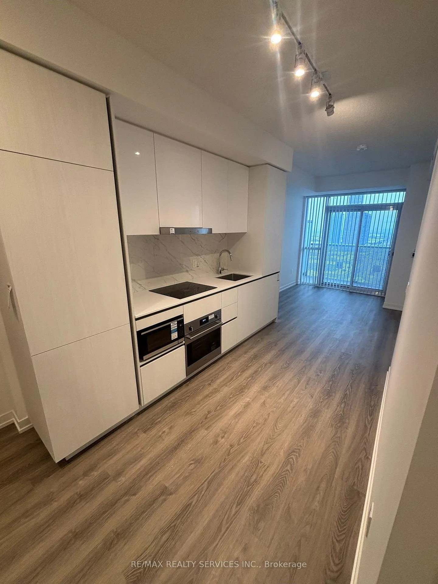 Photo 8 of Unit 2807, 8 Interchange Way, Vaughan, Vaughan Corporate Centre — HOMEH
