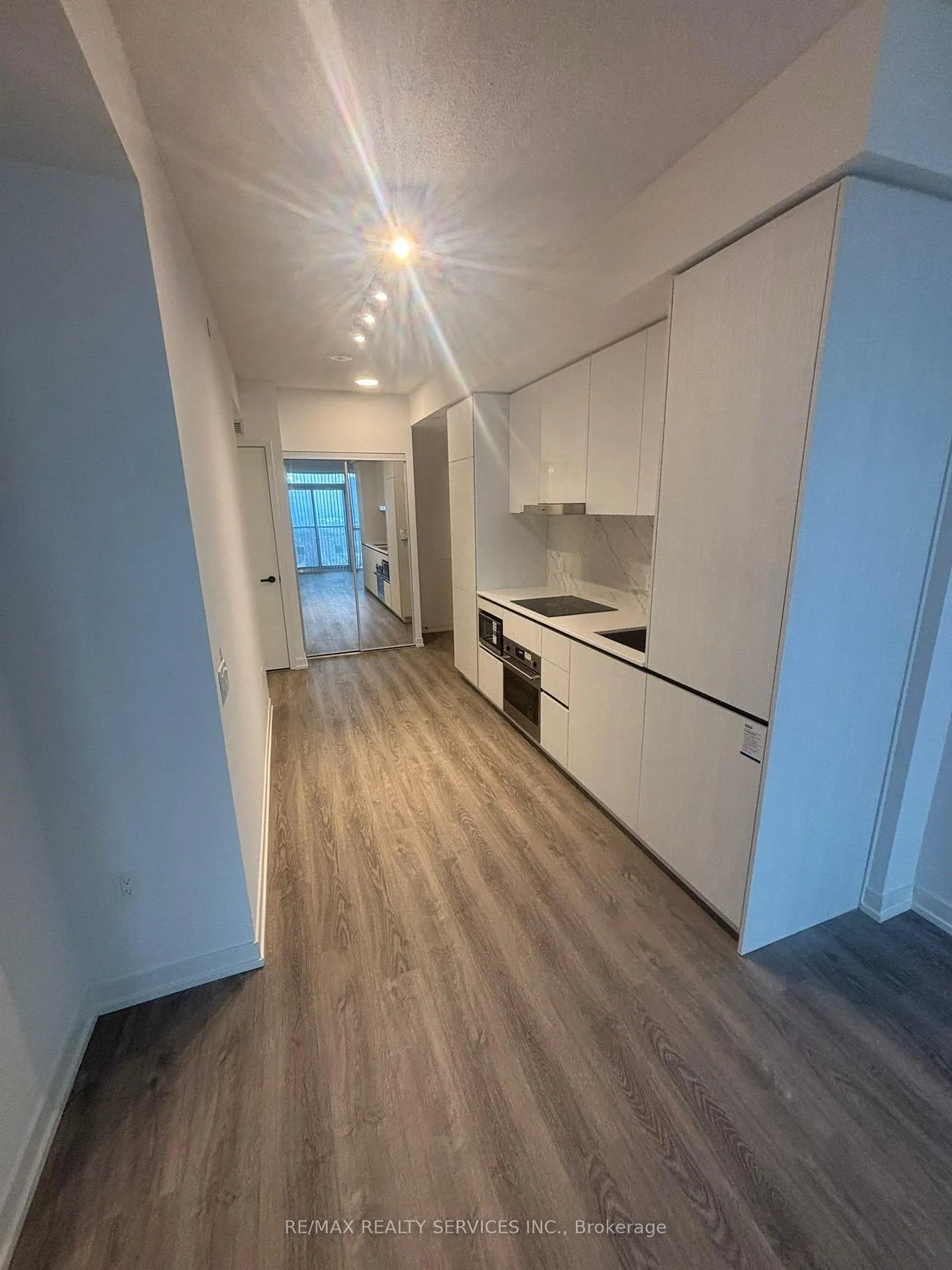 Photo 9 of Unit 2807, 8 Interchange Way, Vaughan, Vaughan Corporate Centre — HOMEH