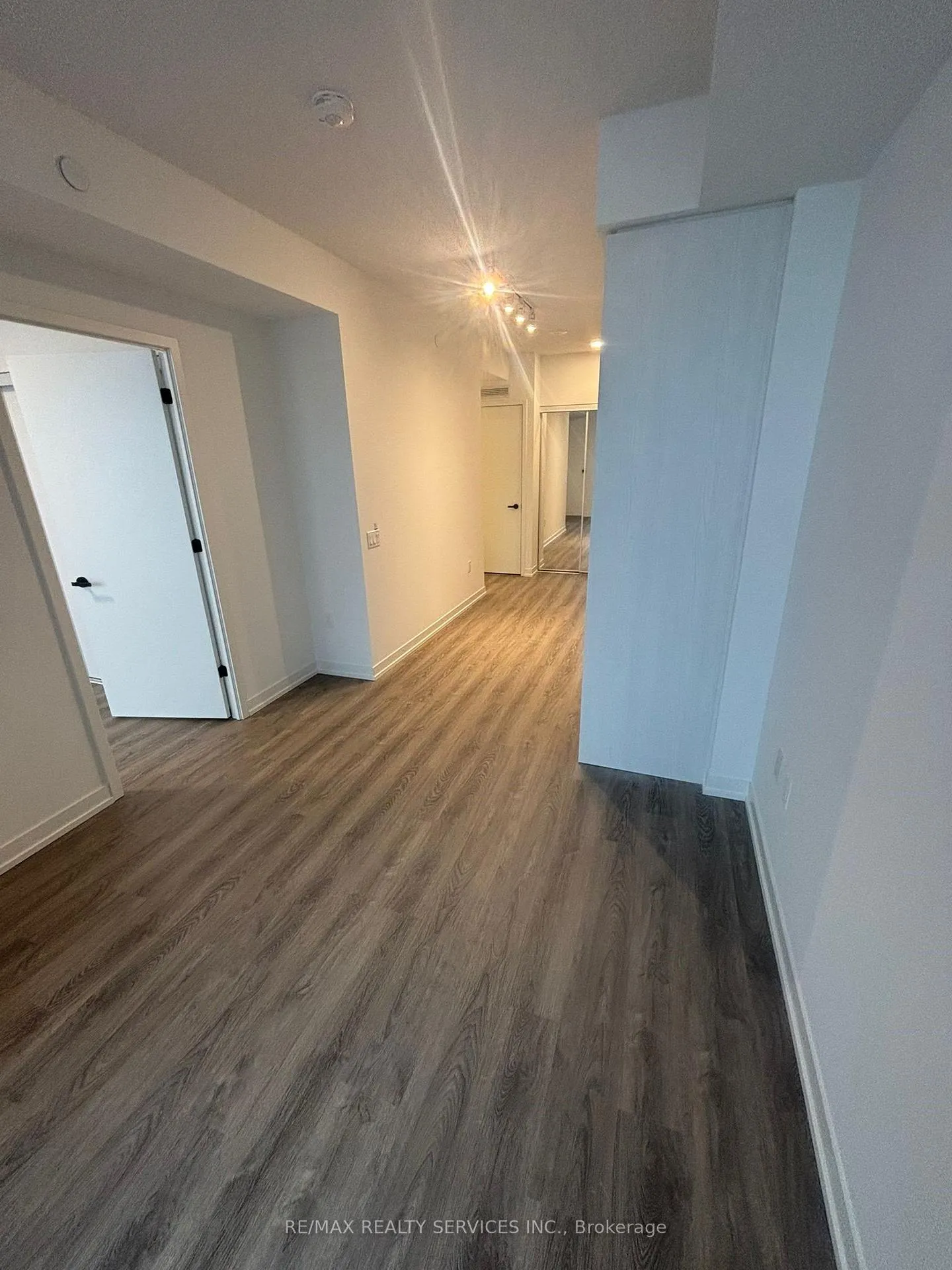 Photo 11 of Unit 2807, 8 Interchange Way, Vaughan, Vaughan Corporate Centre — HOMEH