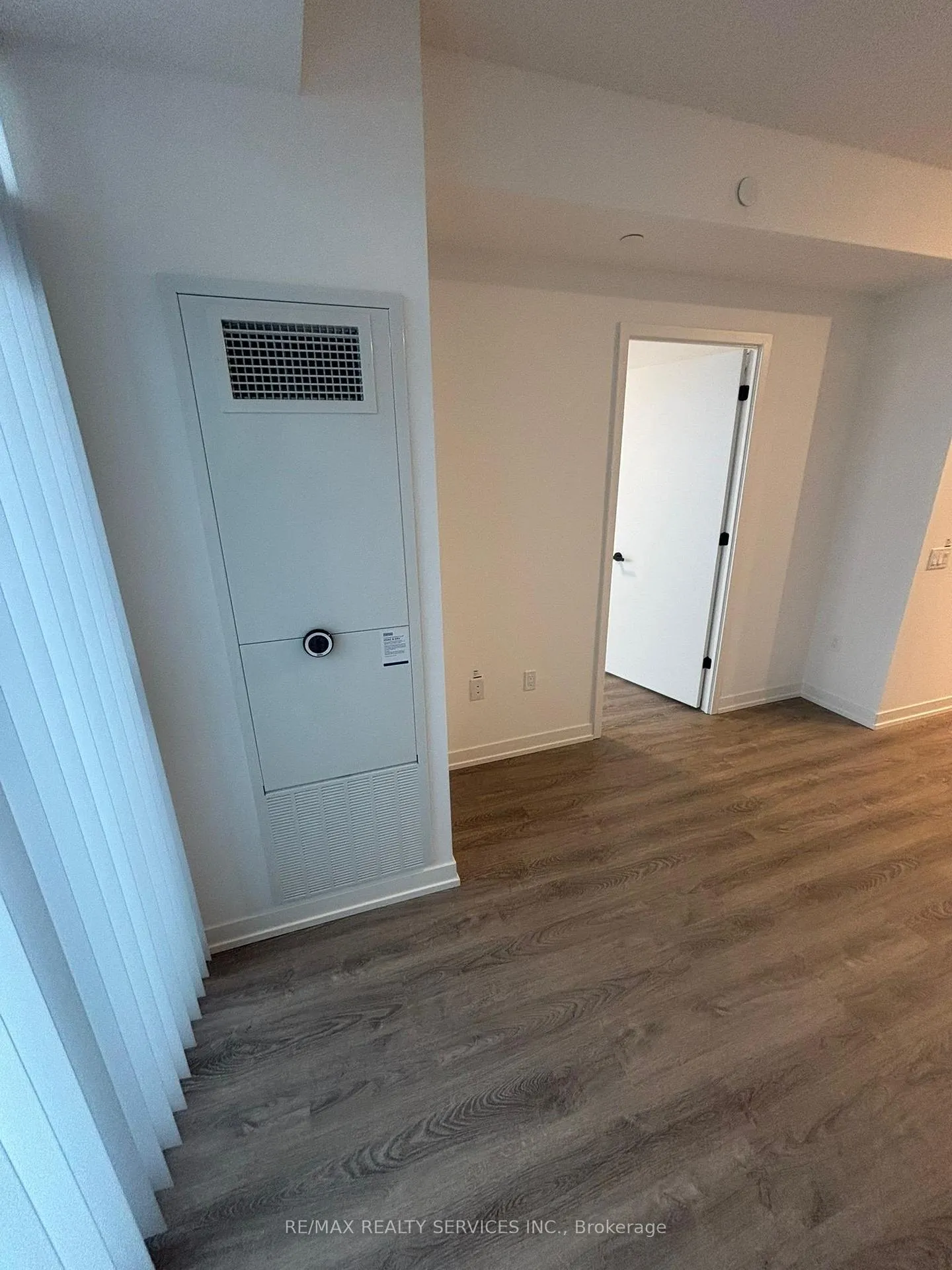 Photo 12 of Unit 2807, 8 Interchange Way, Vaughan, Vaughan Corporate Centre — HOMEH