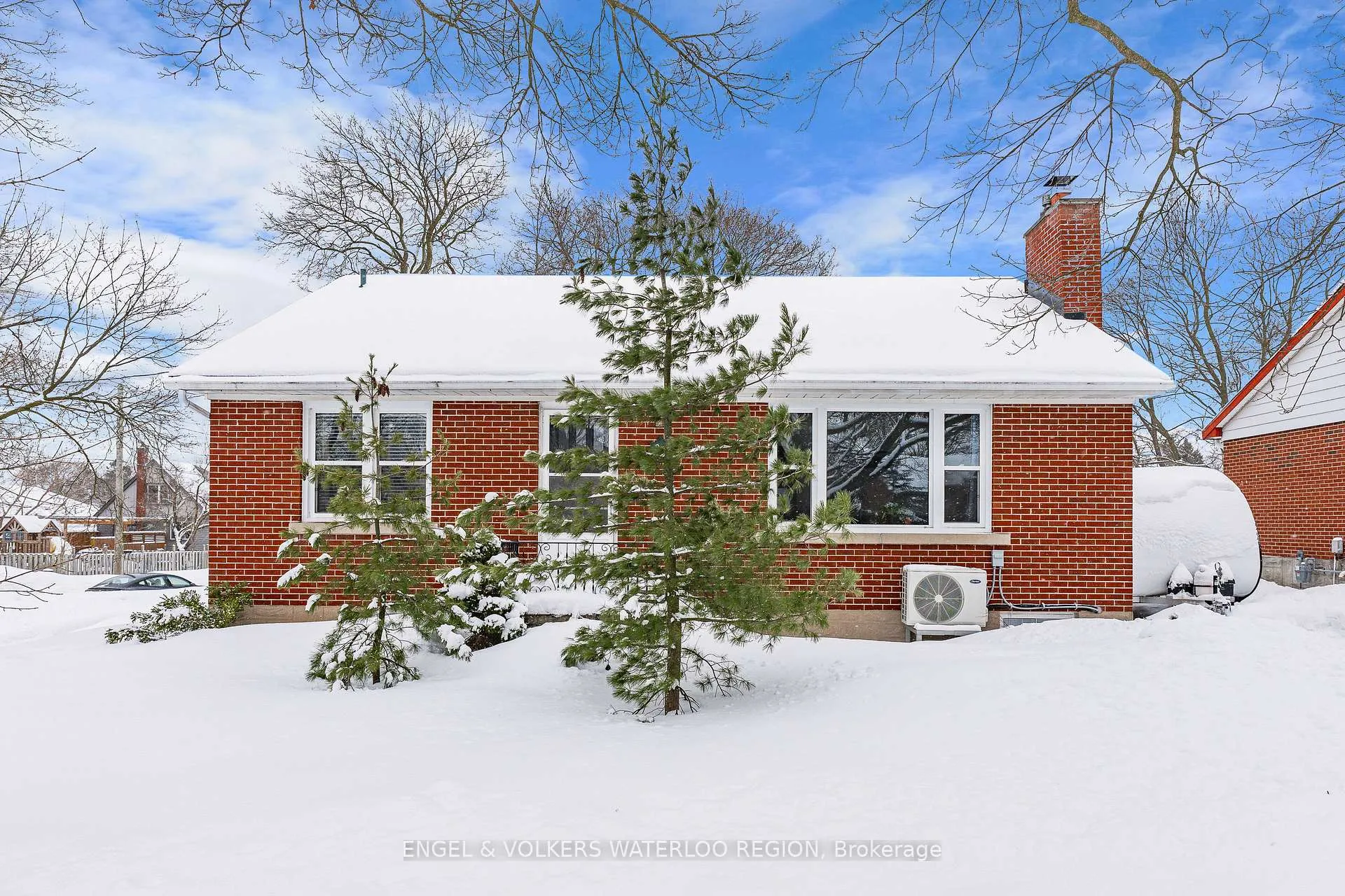 Photo 2 of 33 Elmwood Avenue, Kitchener — HOMEH