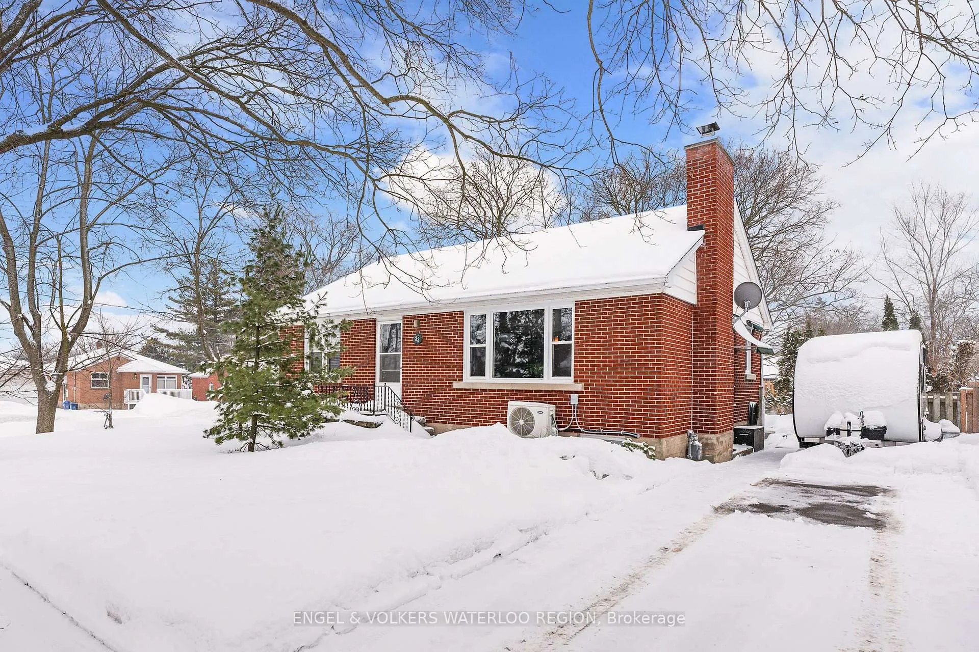 Photo 3 of 33 Elmwood Avenue, Kitchener — HOMEH