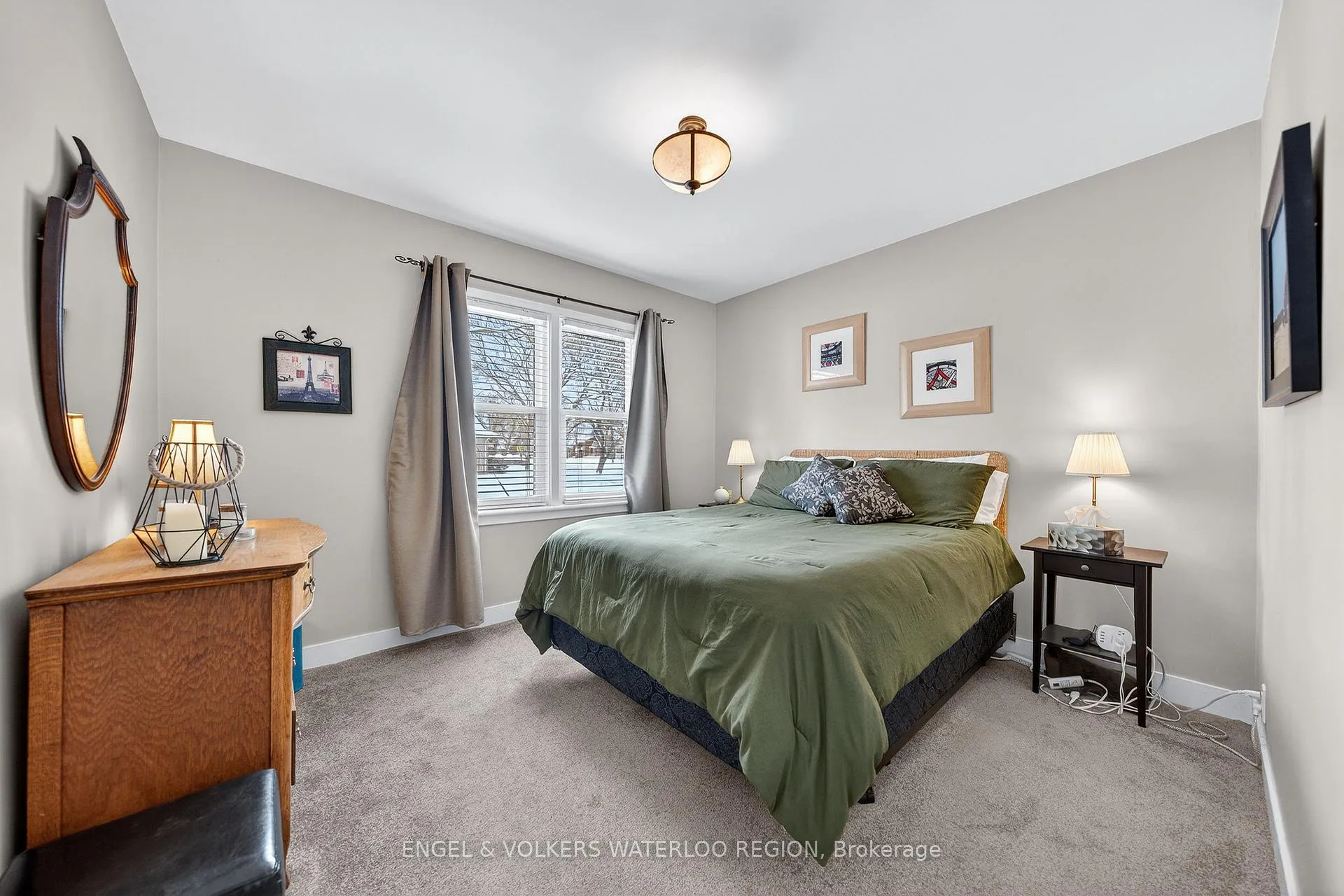 Photo 23 of 33 Elmwood Avenue, Kitchener — HOMEH