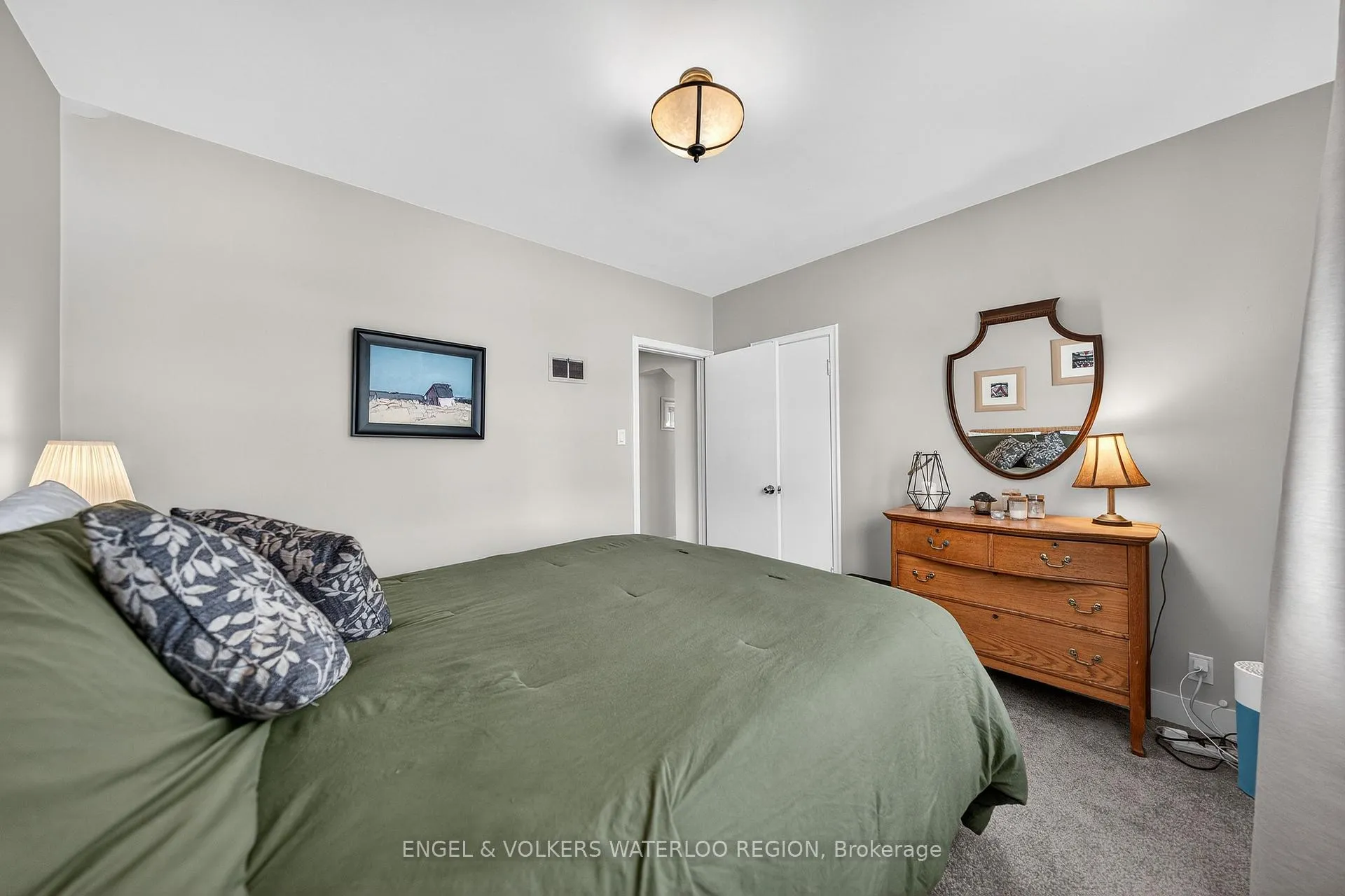 Photo 24 of 33 Elmwood Avenue, Kitchener — HOMEH