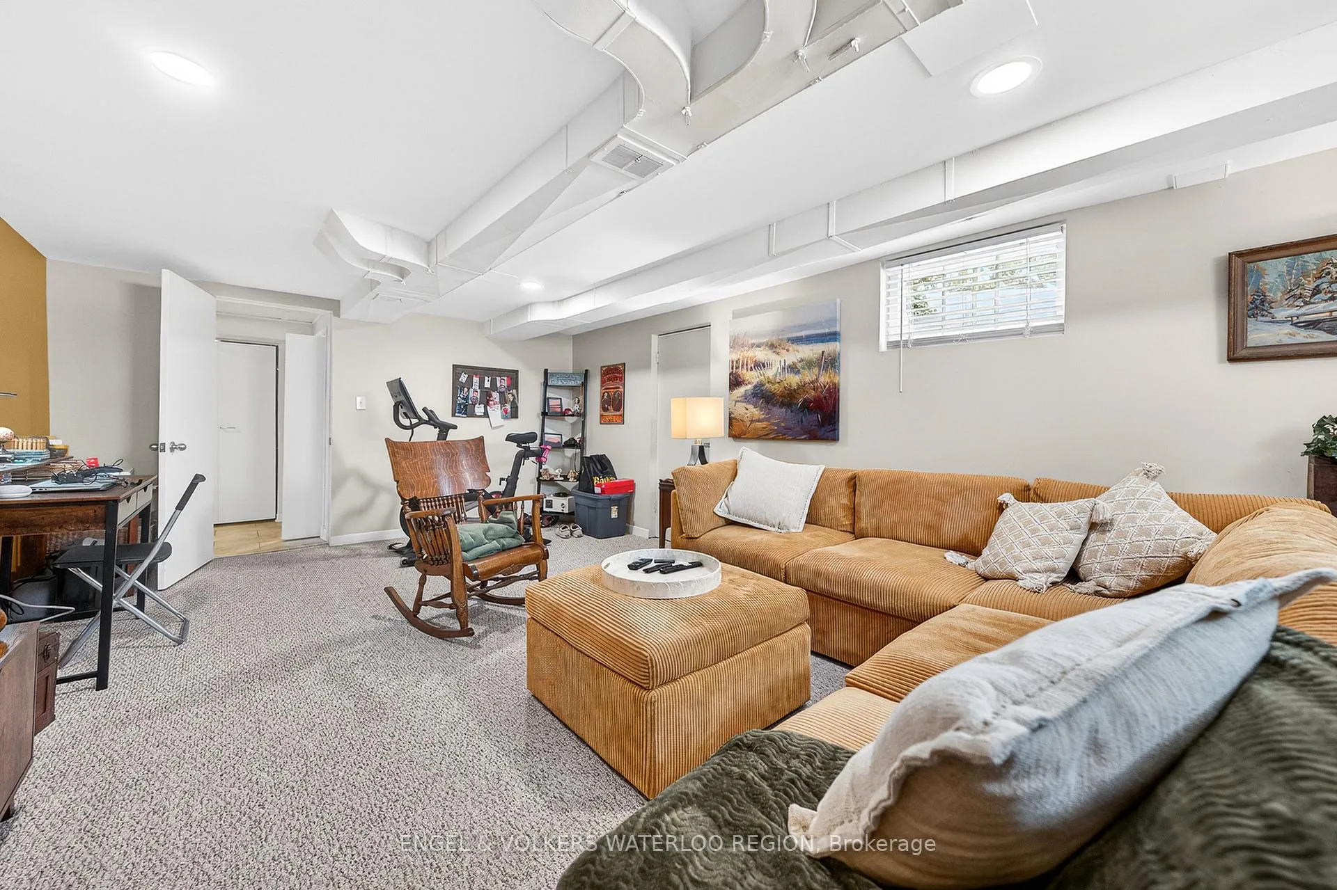 Photo 37 of 33 Elmwood Avenue, Kitchener — HOMEH