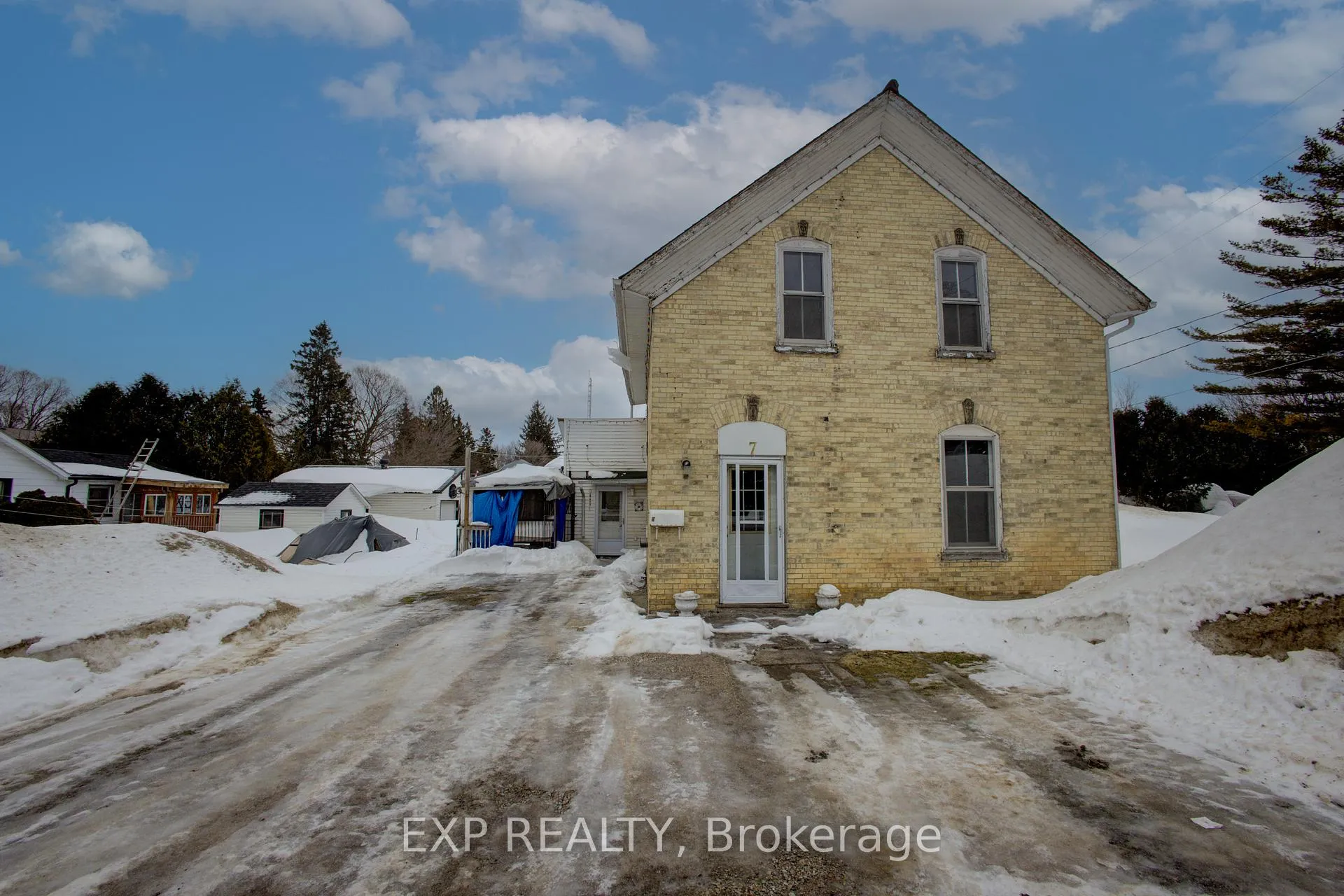 Front of 7 Gordon Street W