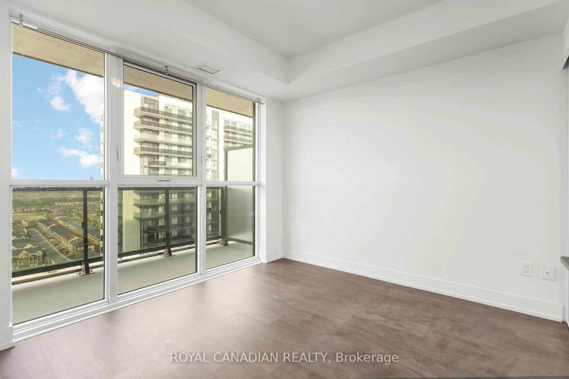 Photo 18 of Unit 2211, 2550 Simcoe Street N, Oshawa, Windfields — HOMEH