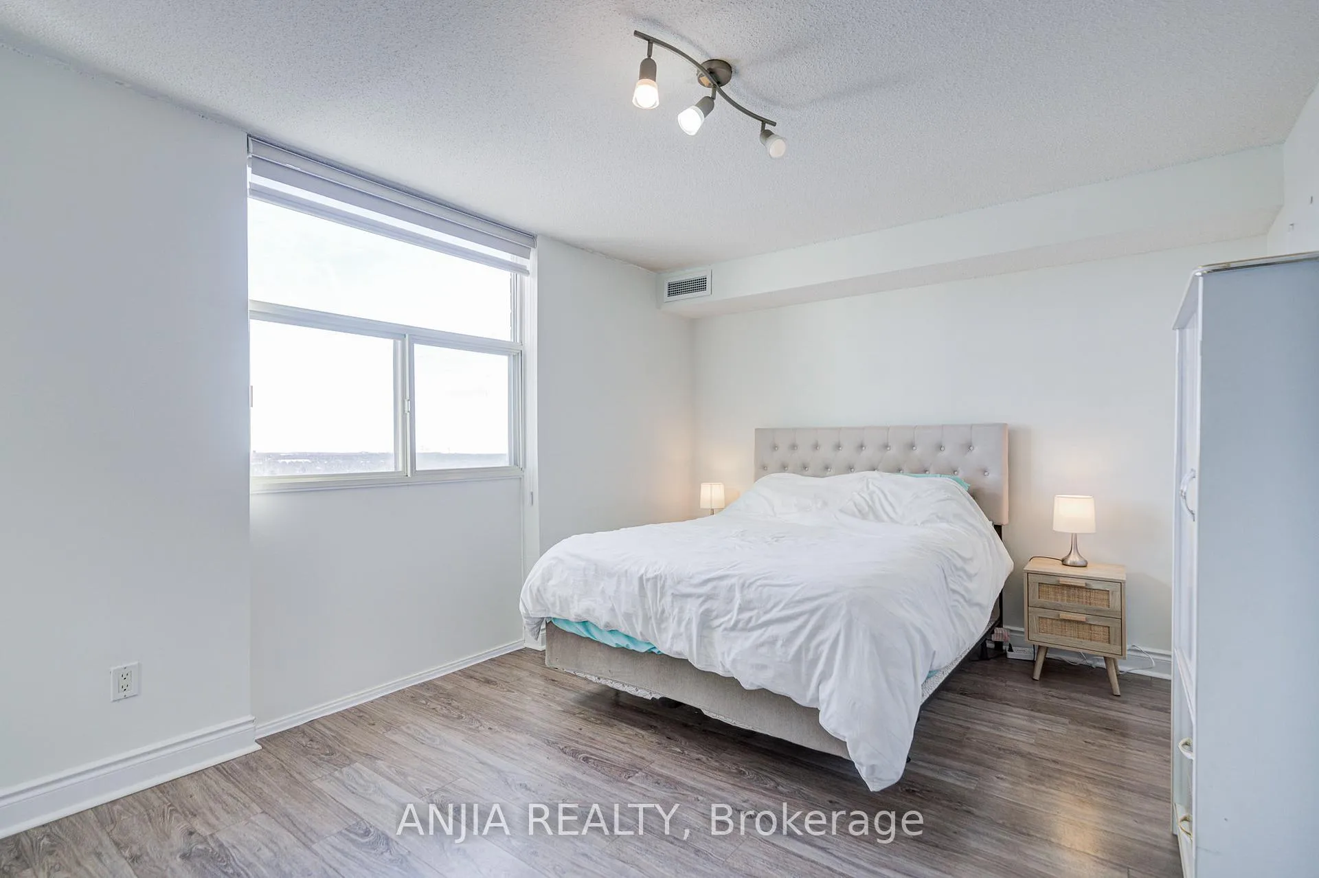 Photo 26 of Unit 1011, 44 Falby Court, Ajax, South East — HOMEH