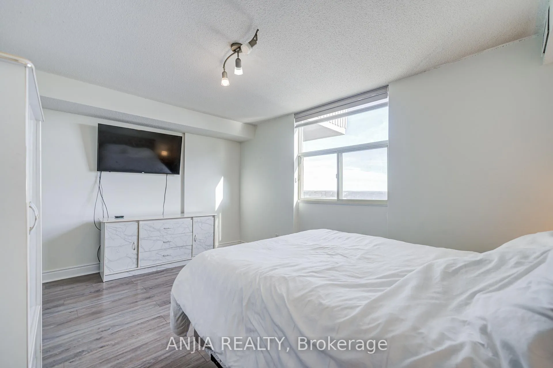 Photo 28 of Unit 1011, 44 Falby Court, Ajax, South East — HOMEH
