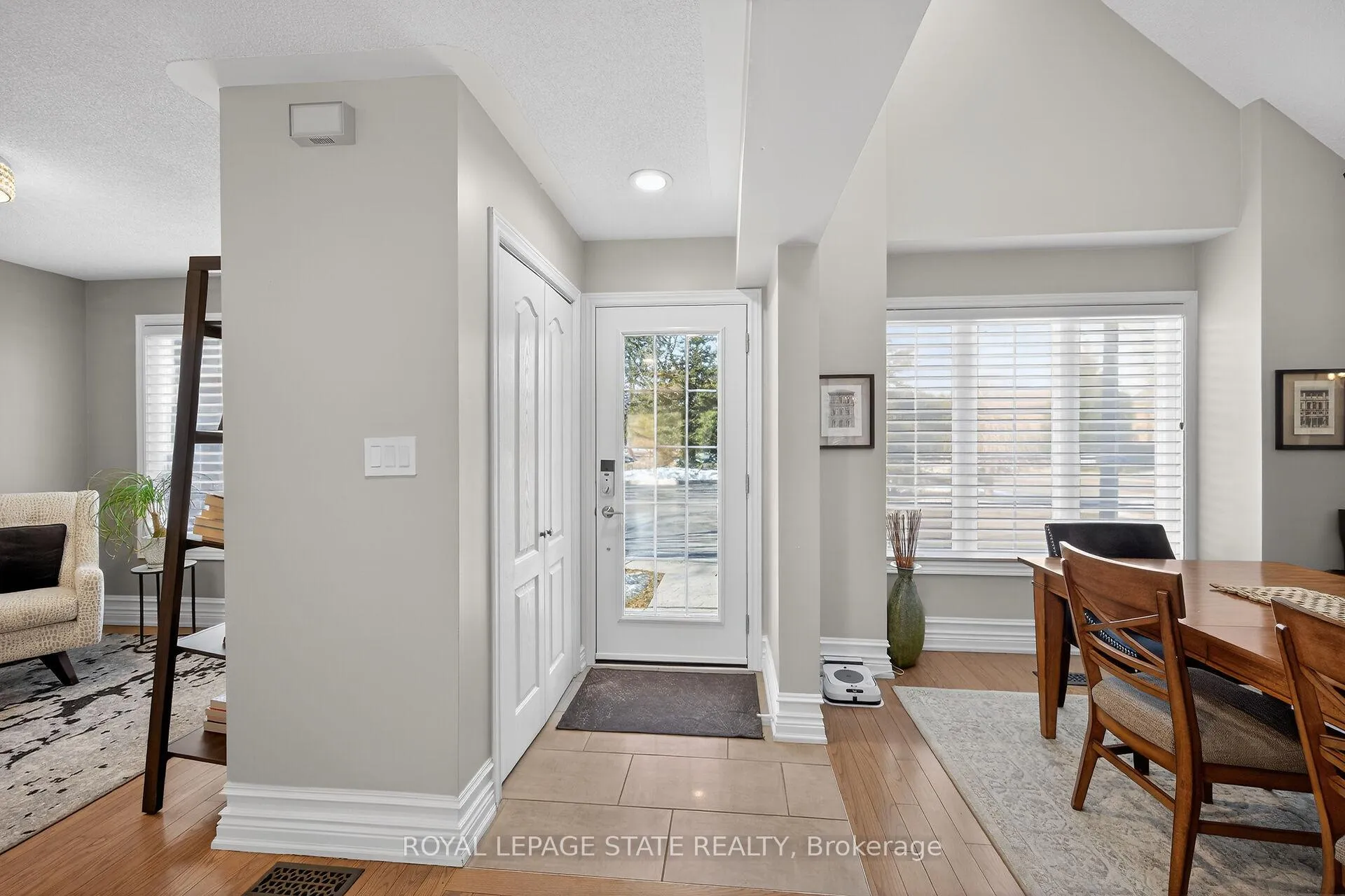 Photo 2 of Unit 12, 334 Wilson Street W, Hamilton, Ancaster — HOMEH