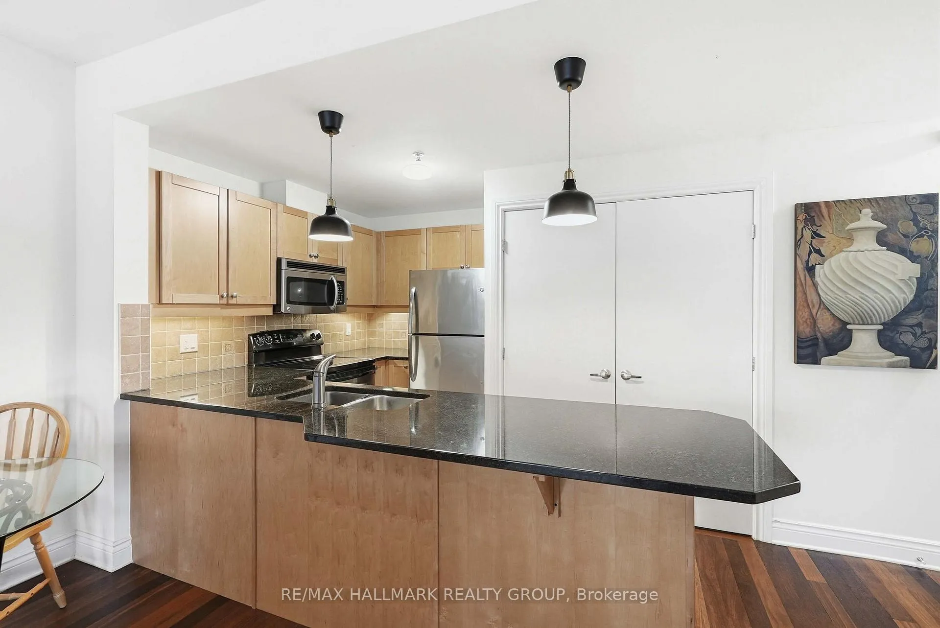 Photo 7 of Unit 310, 323 Winona Avenue, Ottawa, Westboro South — HOMEH
