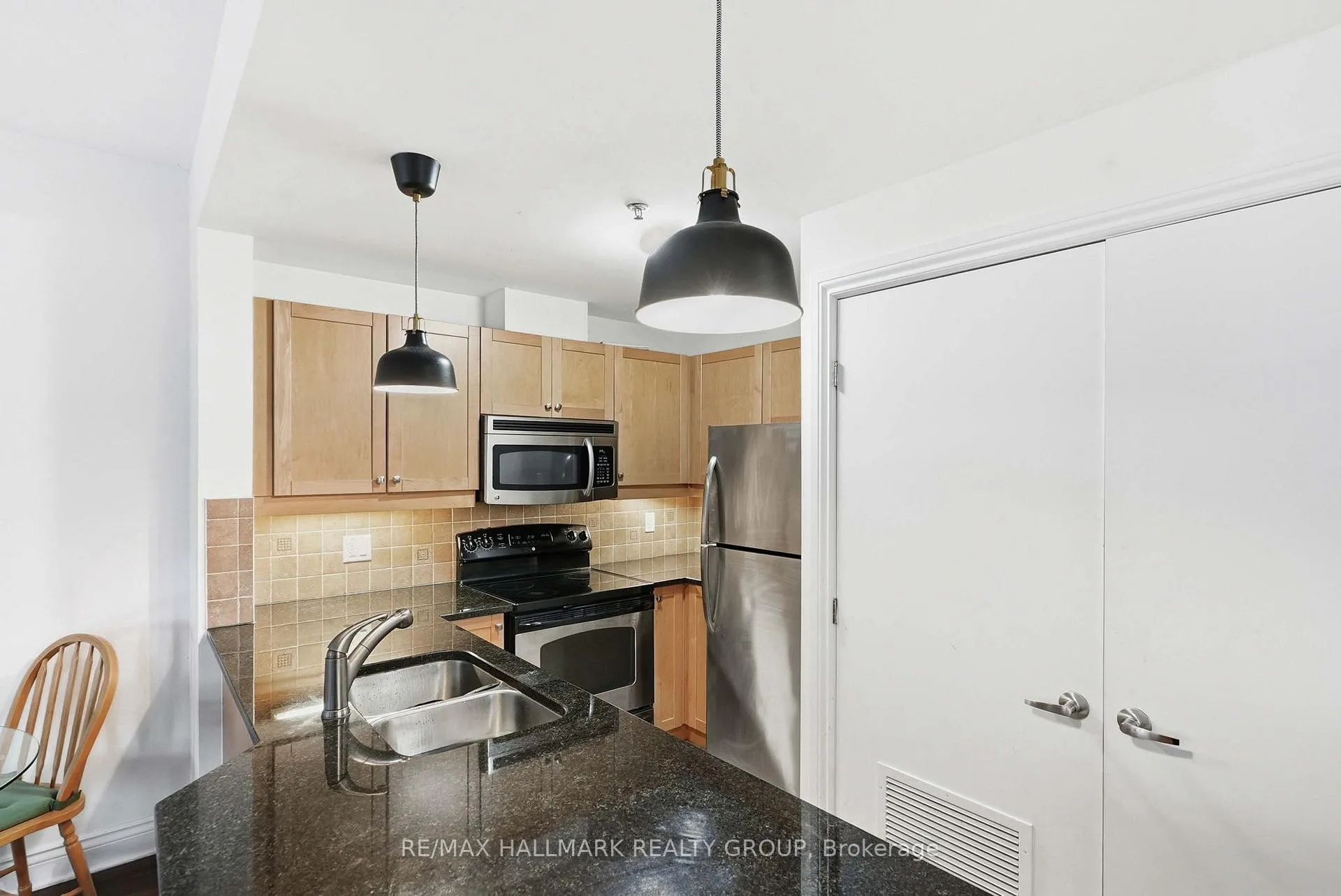 Photo 8 of Unit 310, 323 Winona Avenue, Ottawa, Westboro South — HOMEH