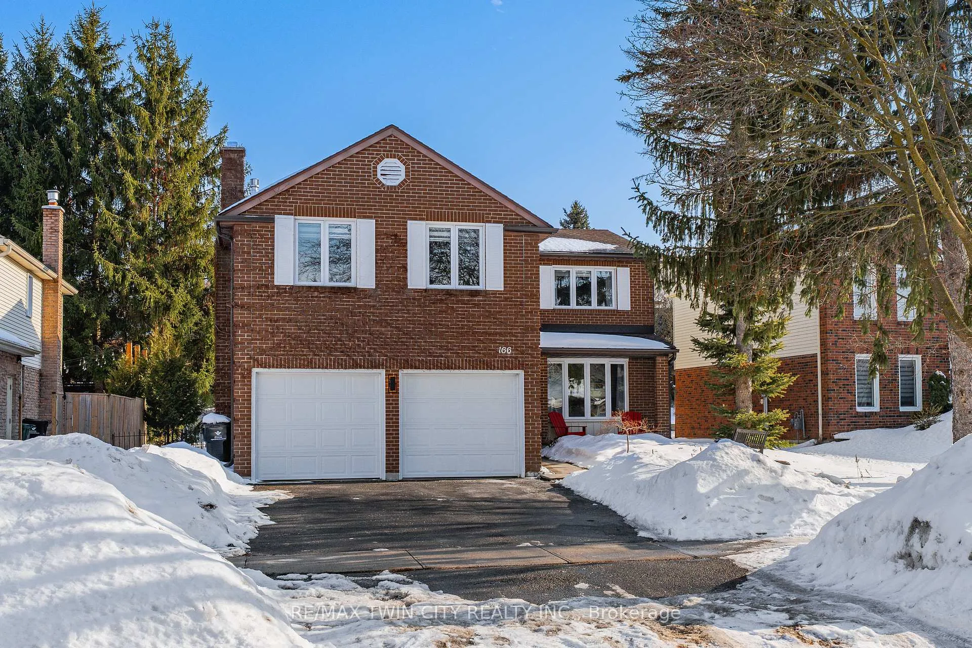 Photo 4 of 166 Westvale Drive, Waterloo — HOMEH
