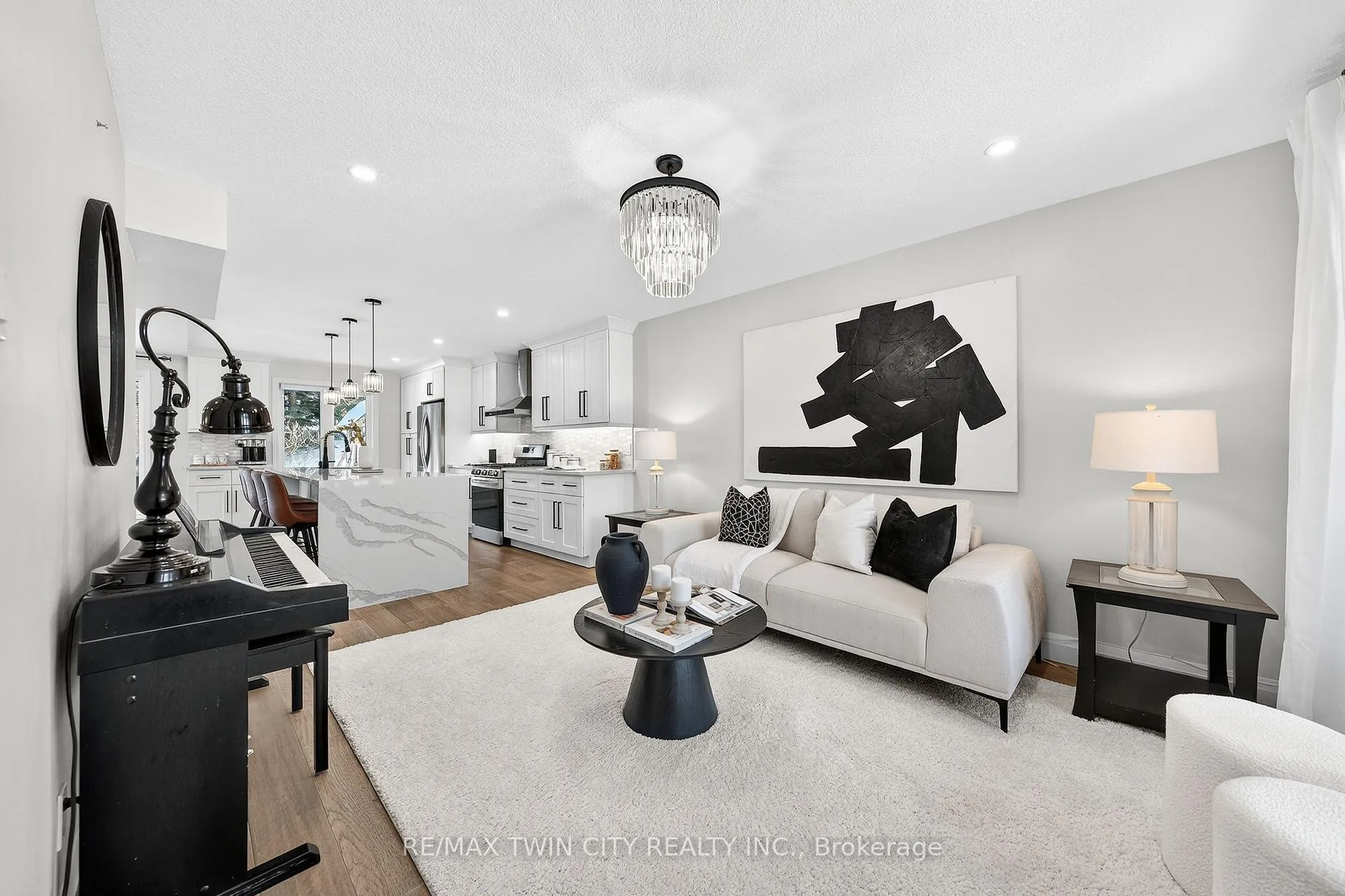 Photo 8 of 166 Westvale Drive, Waterloo — HOMEH