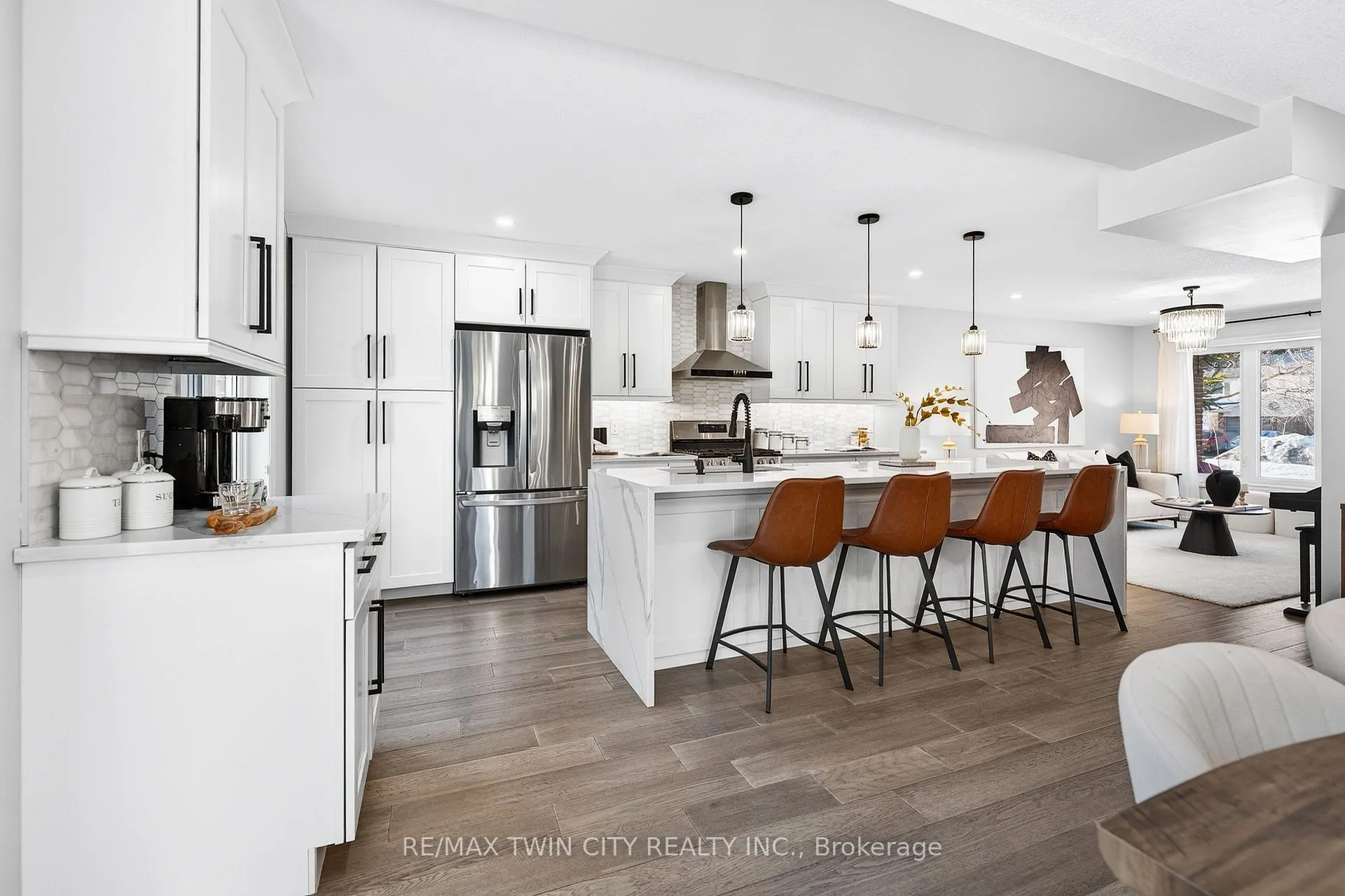 Photo 12 of 166 Westvale Drive, Waterloo — HOMEH