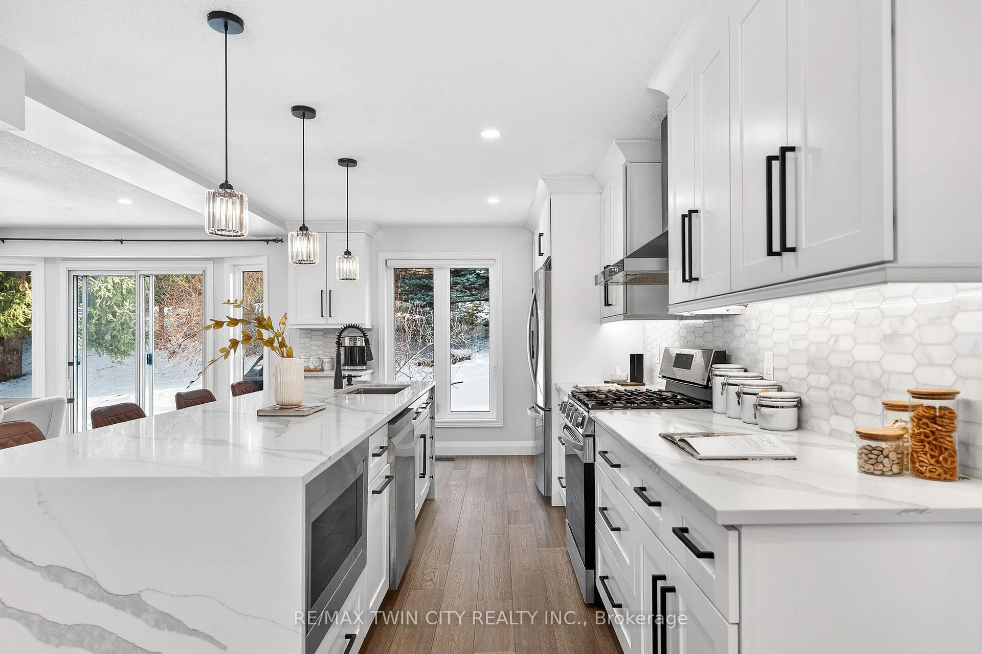 Photo 15 of 166 Westvale Drive, Waterloo — HOMEH