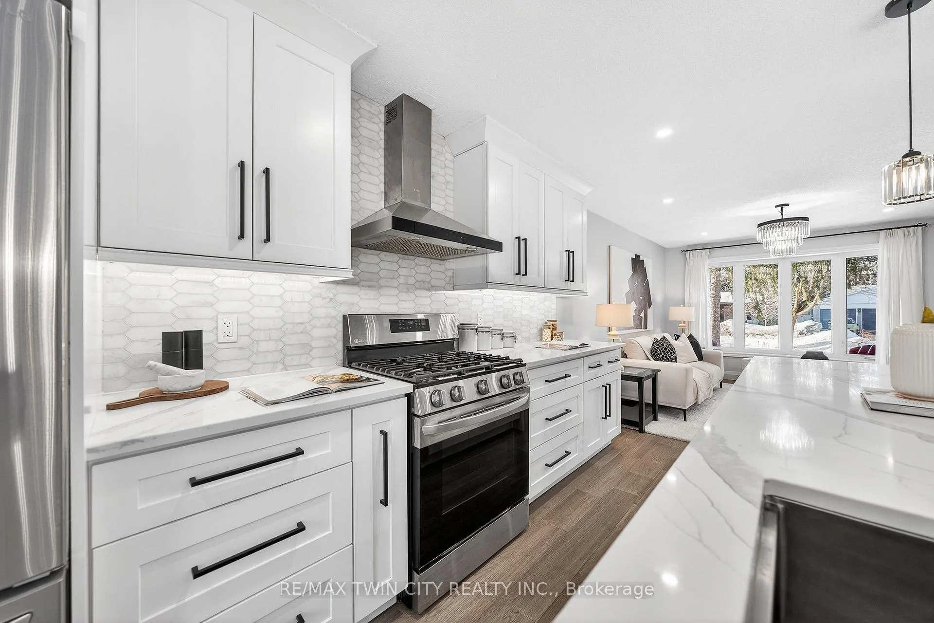 Photo 16 of 166 Westvale Drive, Waterloo — HOMEH
