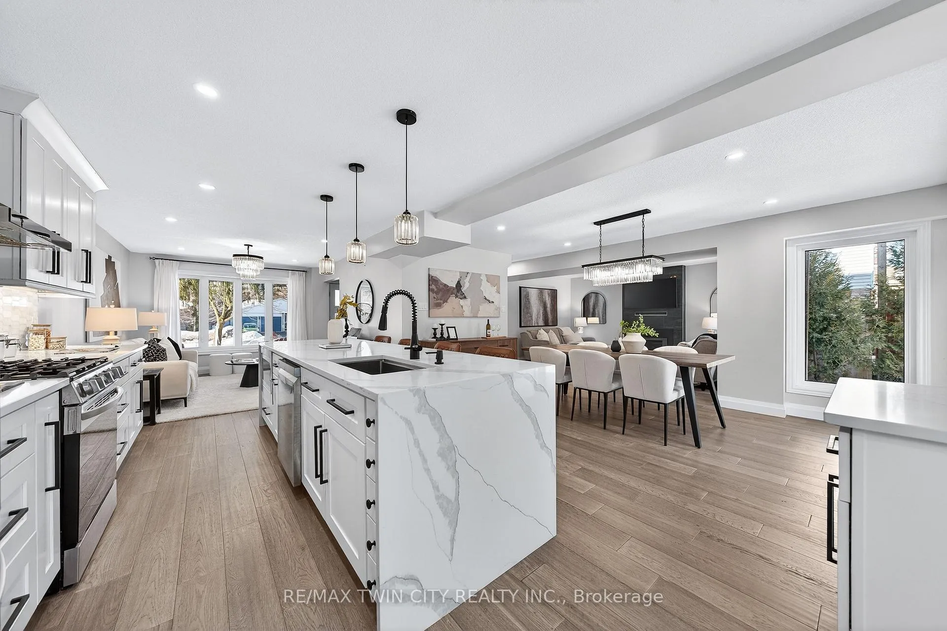 Photo 18 of 166 Westvale Drive, Waterloo — HOMEH