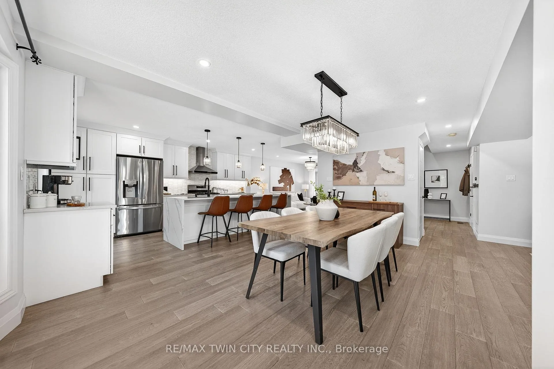 Photo 22 of 166 Westvale Drive, Waterloo — HOMEH