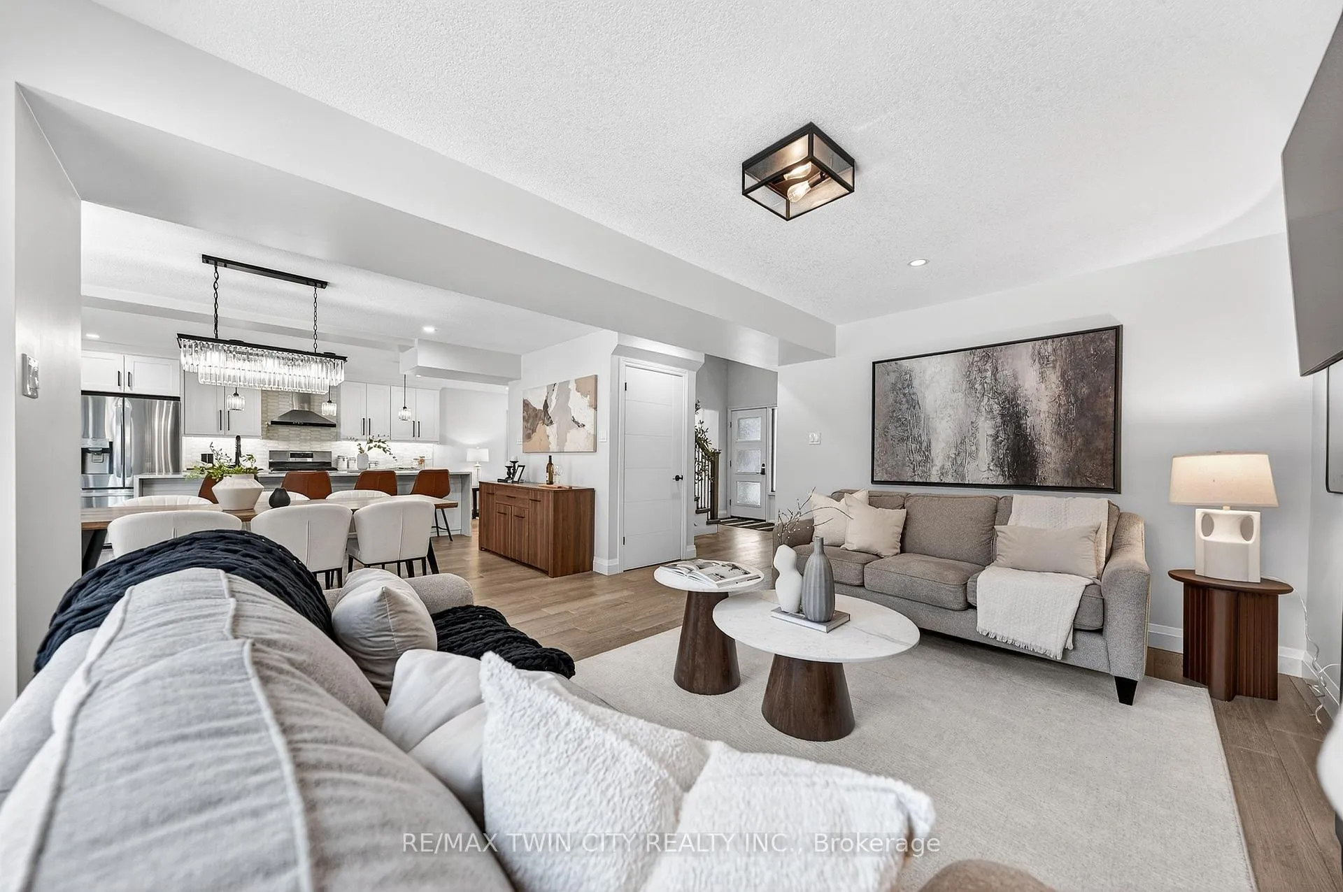Photo 26 of 166 Westvale Drive, Waterloo — HOMEH