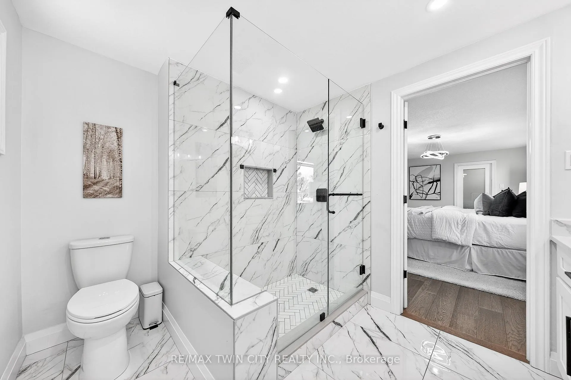 Photo 33 of 166 Westvale Drive, Waterloo — HOMEH