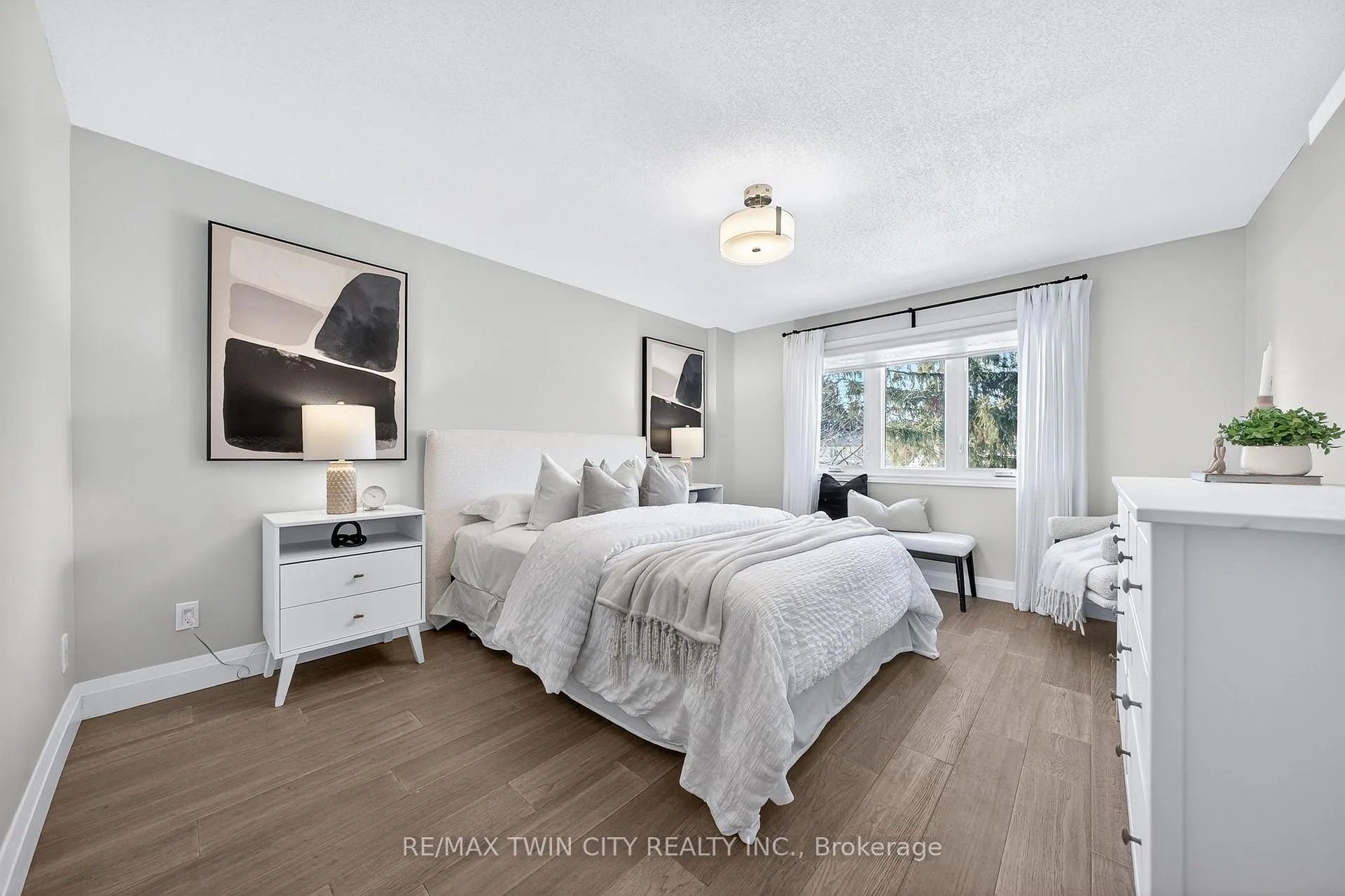 Photo 34 of 166 Westvale Drive, Waterloo — HOMEH