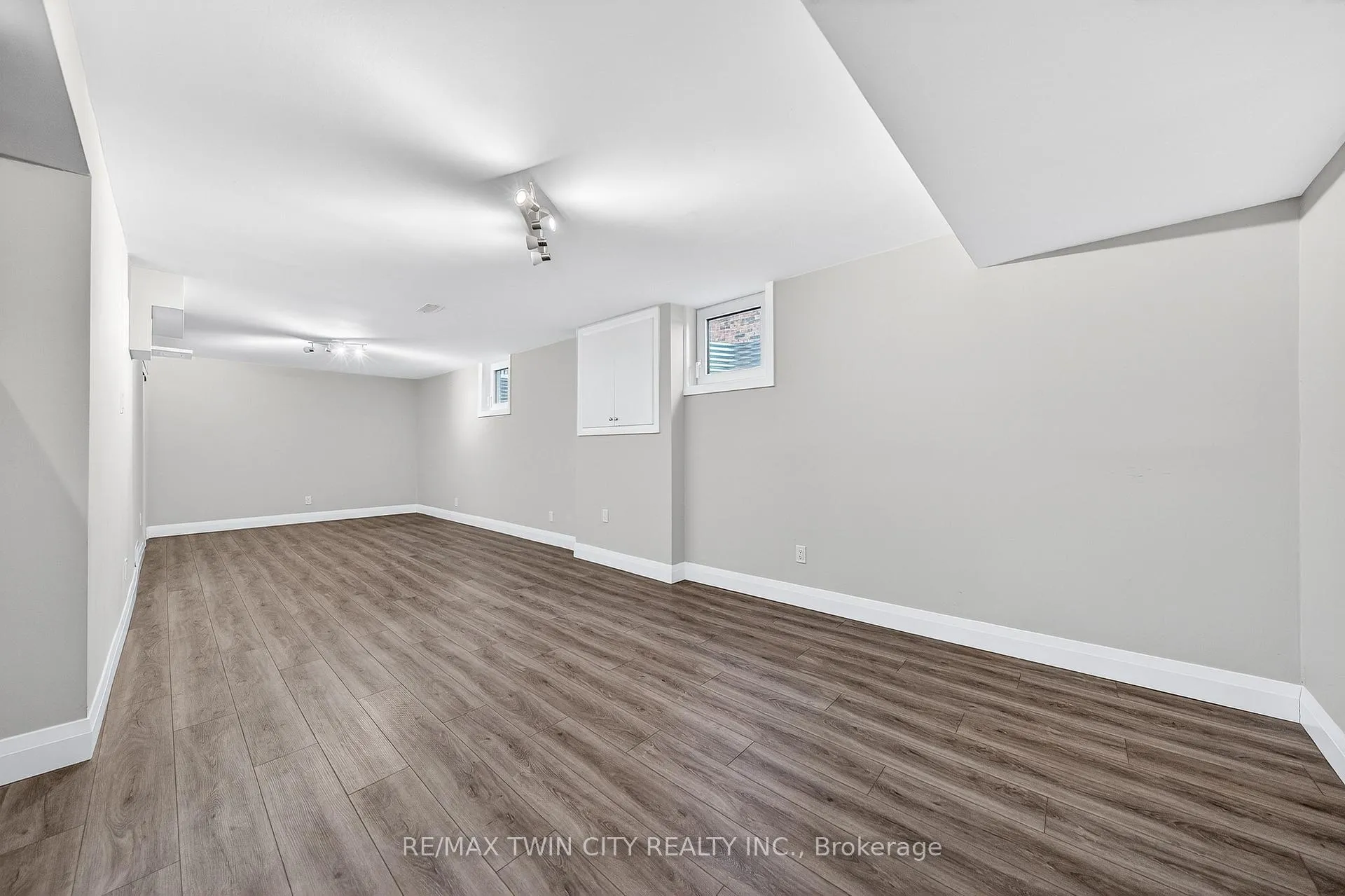 Photo 44 of 166 Westvale Drive, Waterloo — HOMEH
