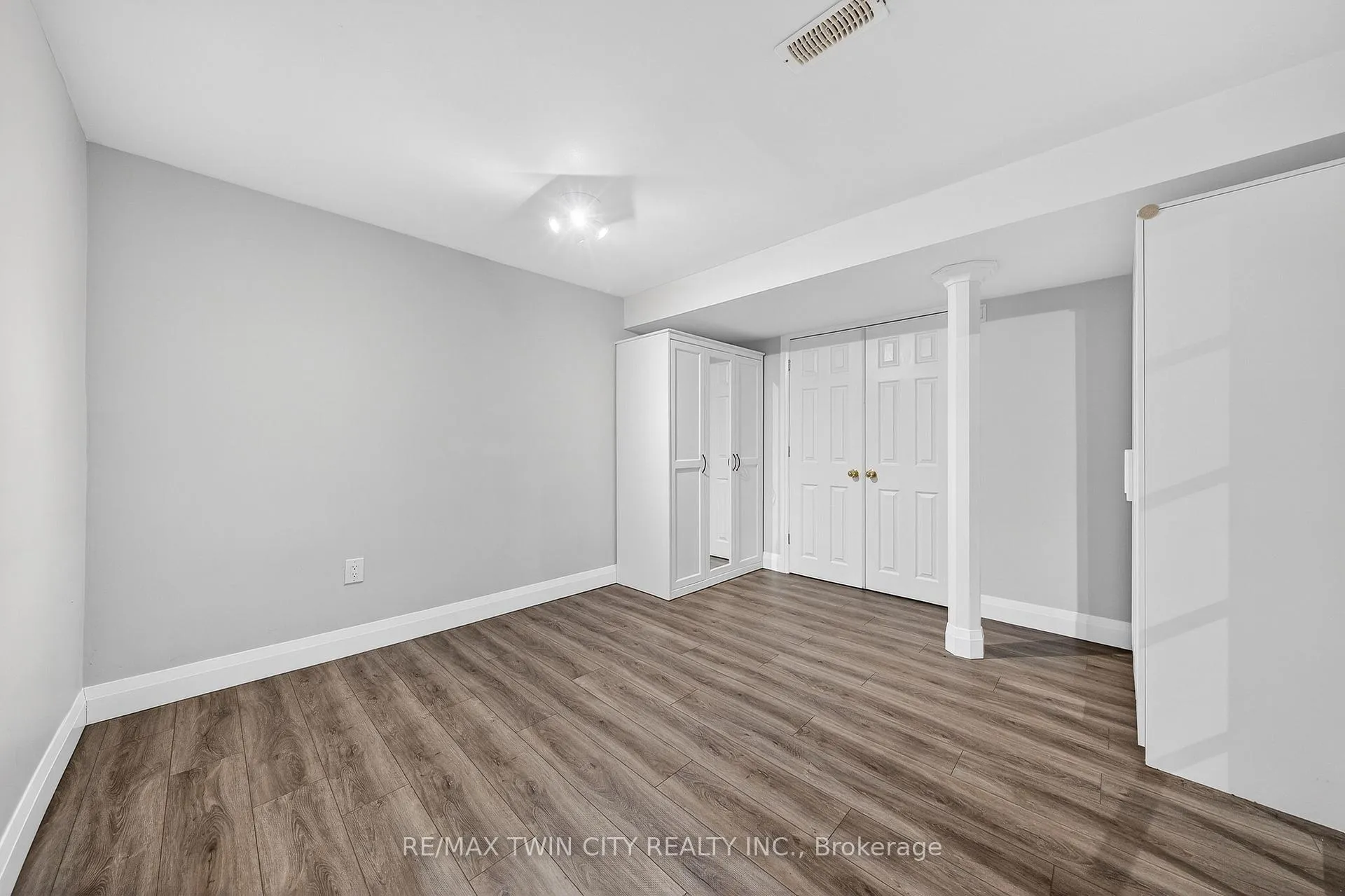 Photo 46 of 166 Westvale Drive, Waterloo — HOMEH