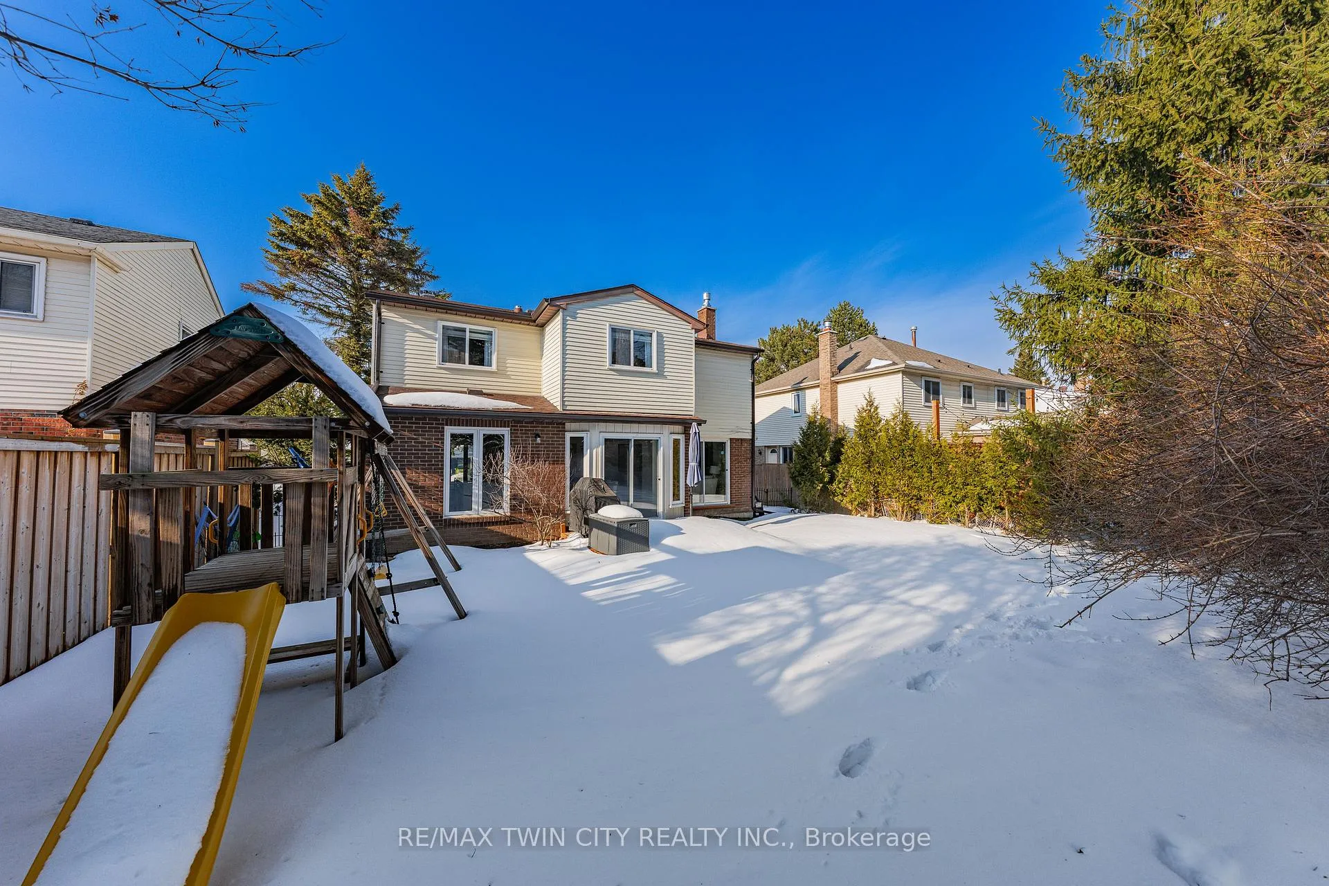 Photo 48 of 166 Westvale Drive, Waterloo — HOMEH