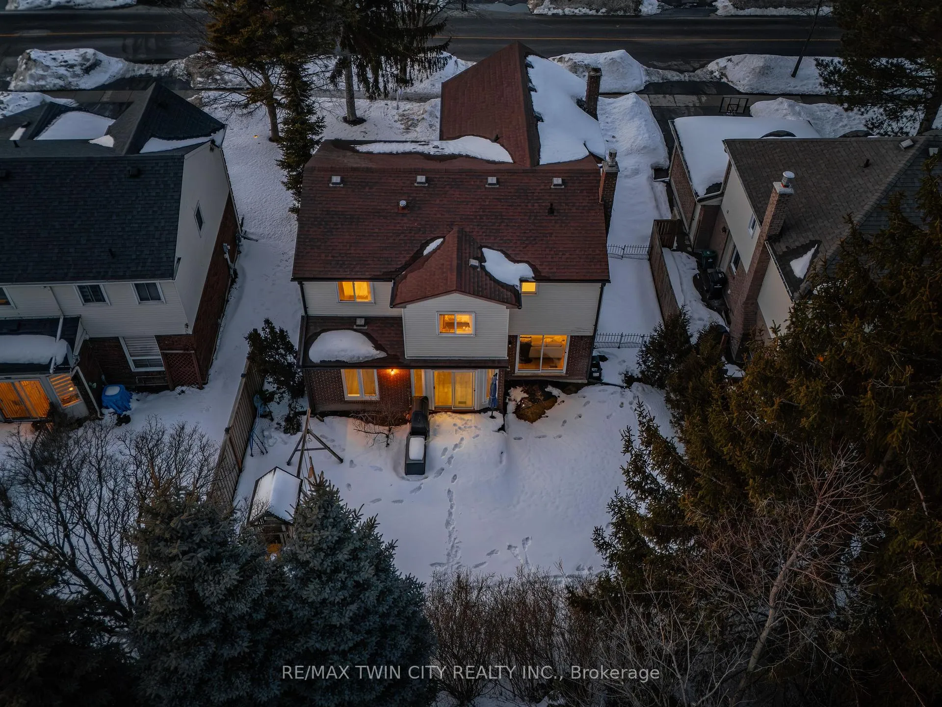 Photo 50 of 166 Westvale Drive, Waterloo — HOMEH