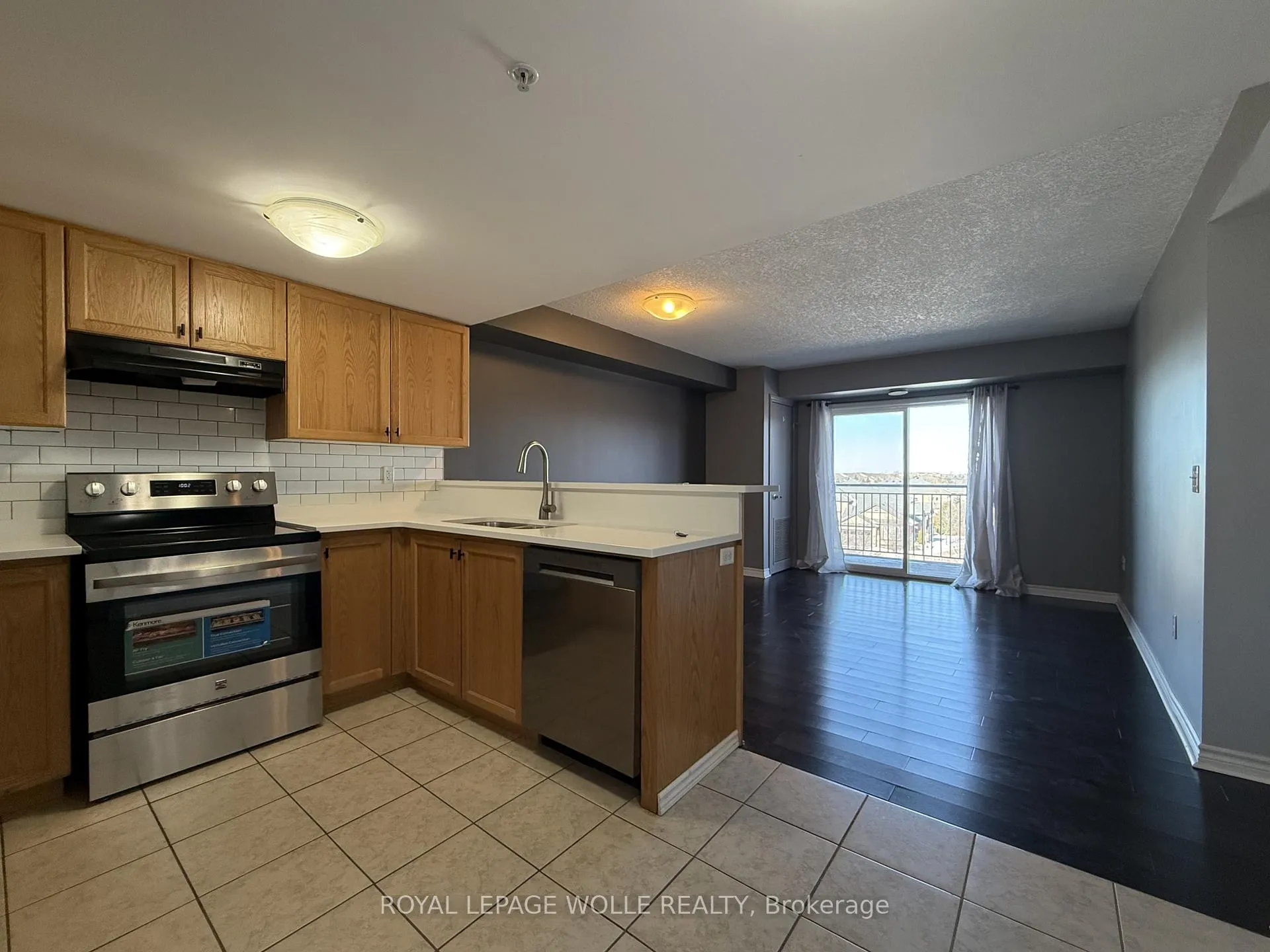 Photo 7 of Unit 402, 43 Waterford Drive, Guelph, Pineridge/Westminster Woods — HOMEH