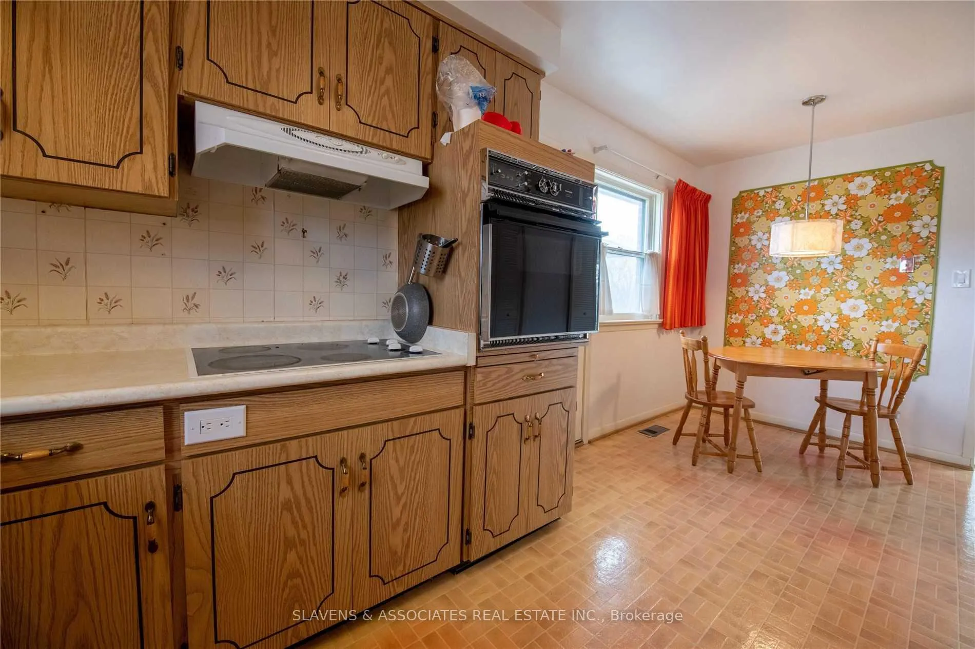 Photo 2 of Unit Upper, 28 Esther Lorrie Drive, Etobicoke, West Humber-Clairville — HOMEH