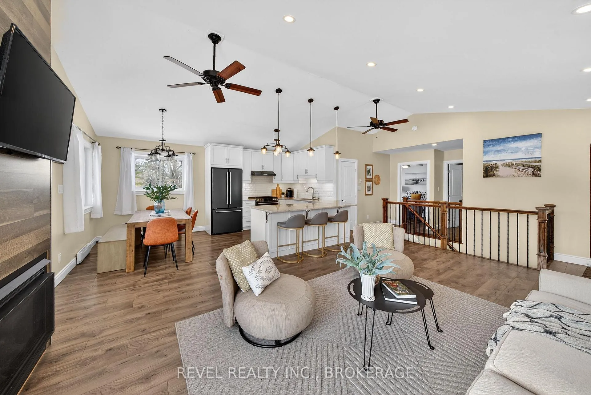 Photo 6 of 1521 Ormsbee Road, Frontenac, Frontenac South — HOMEH