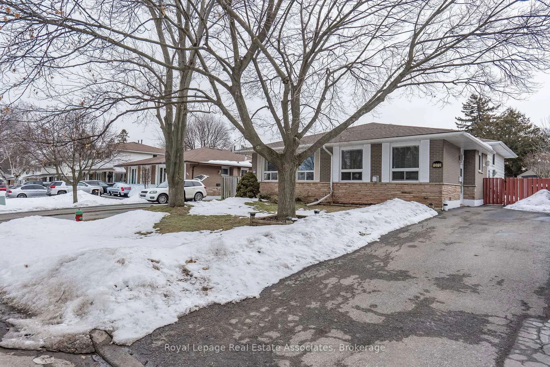 Front of 1370 Roylen Road