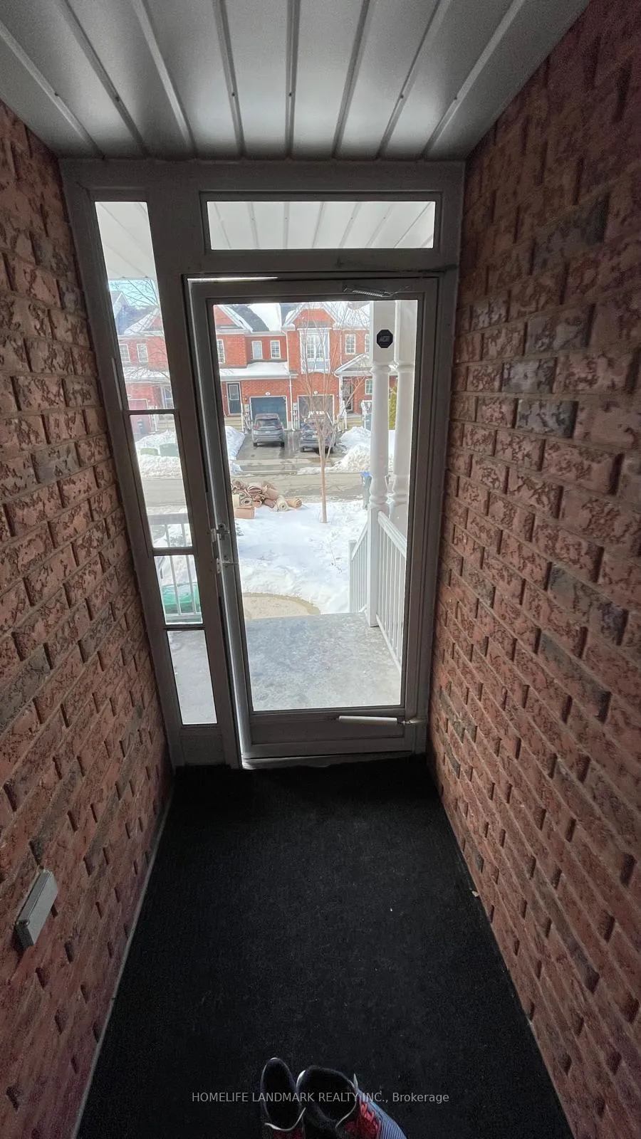Photo 2 of 21 Monaco Court, Brampton, Fletcher's Meadow — HOMEH