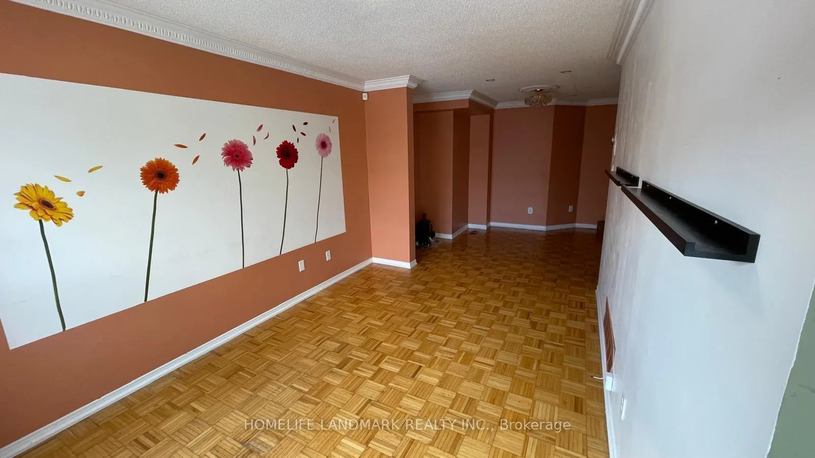 Photo 4 of 21 Monaco Court, Brampton, Fletcher's Meadow — HOMEH