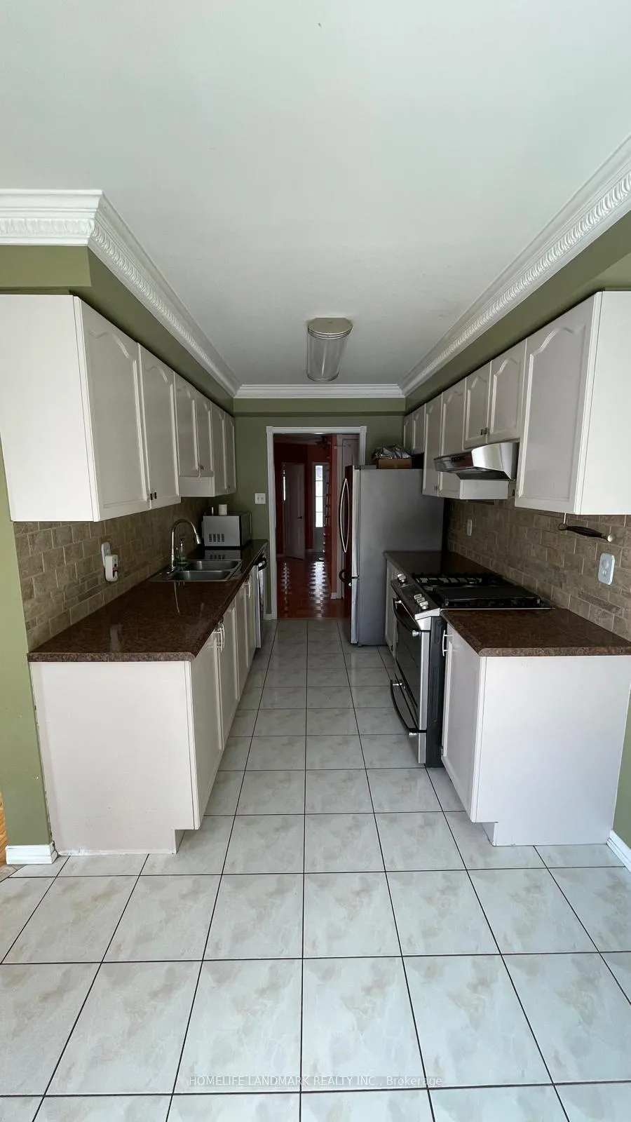 Photo 5 of 21 Monaco Court, Brampton, Fletcher's Meadow — HOMEH