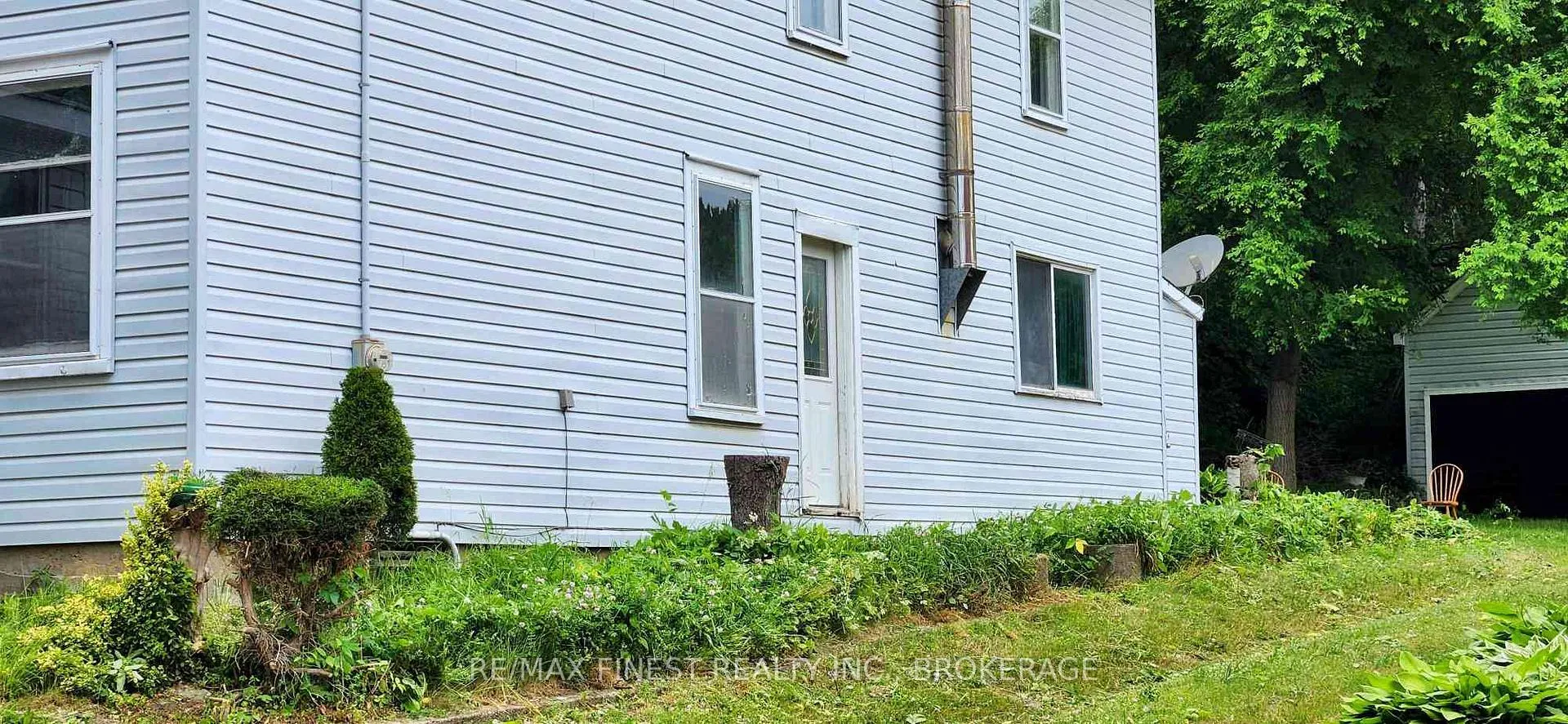 Photo 2 of 1033 Bridge Street, Frontenac, Frontenac Centre — HOMEH