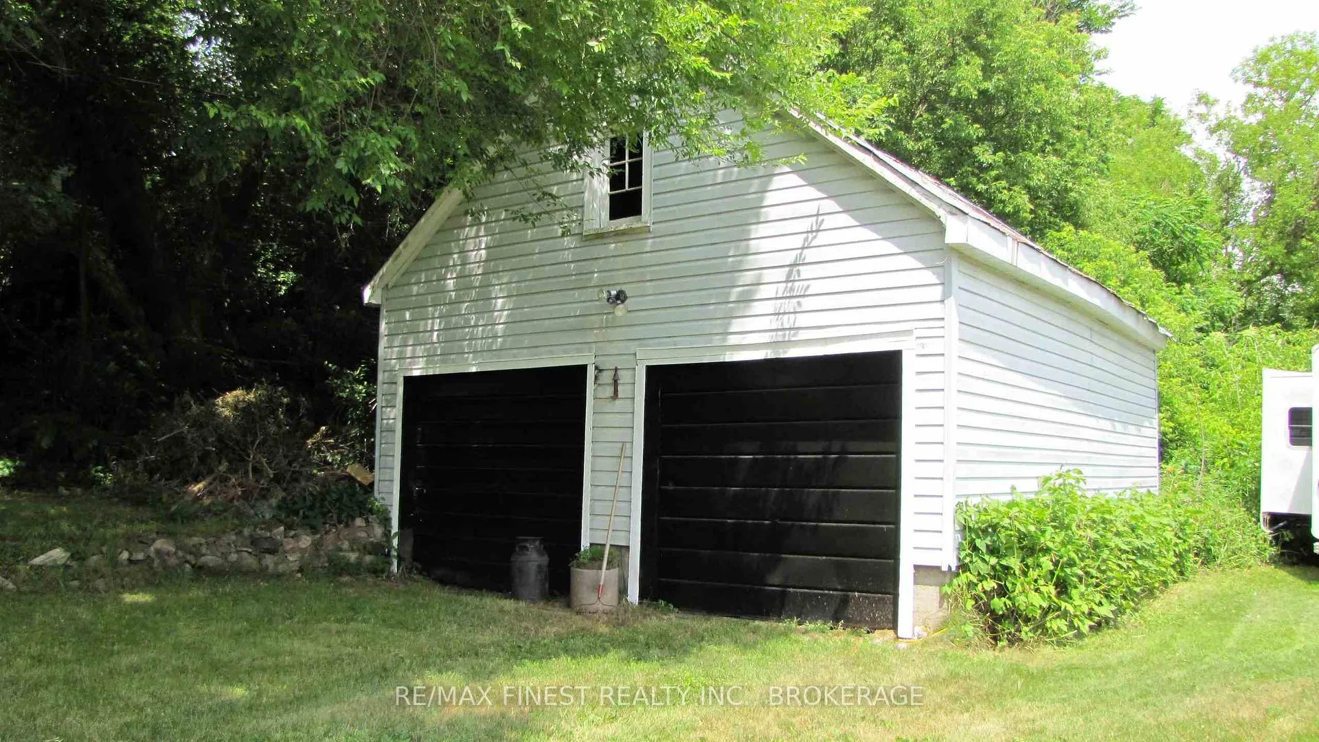 Photo 3 of 1033 Bridge Street, Frontenac, Frontenac Centre — HOMEH