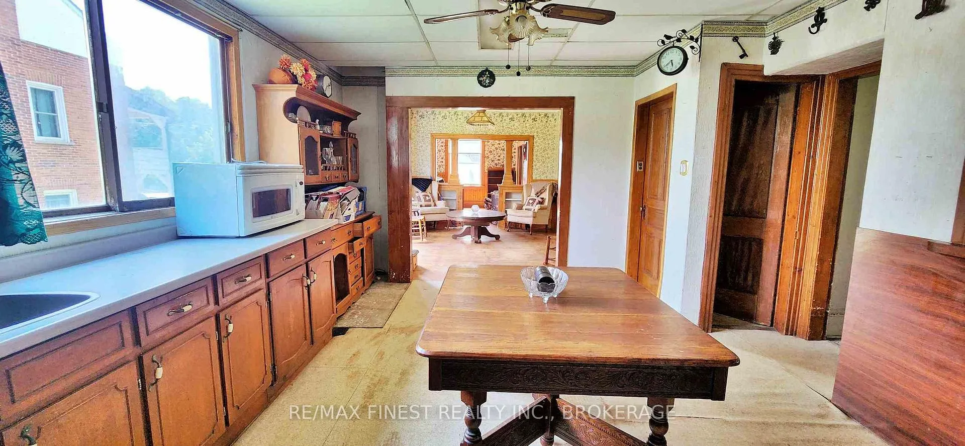 Photo 4 of 1033 Bridge Street, Frontenac, Frontenac Centre — HOMEH