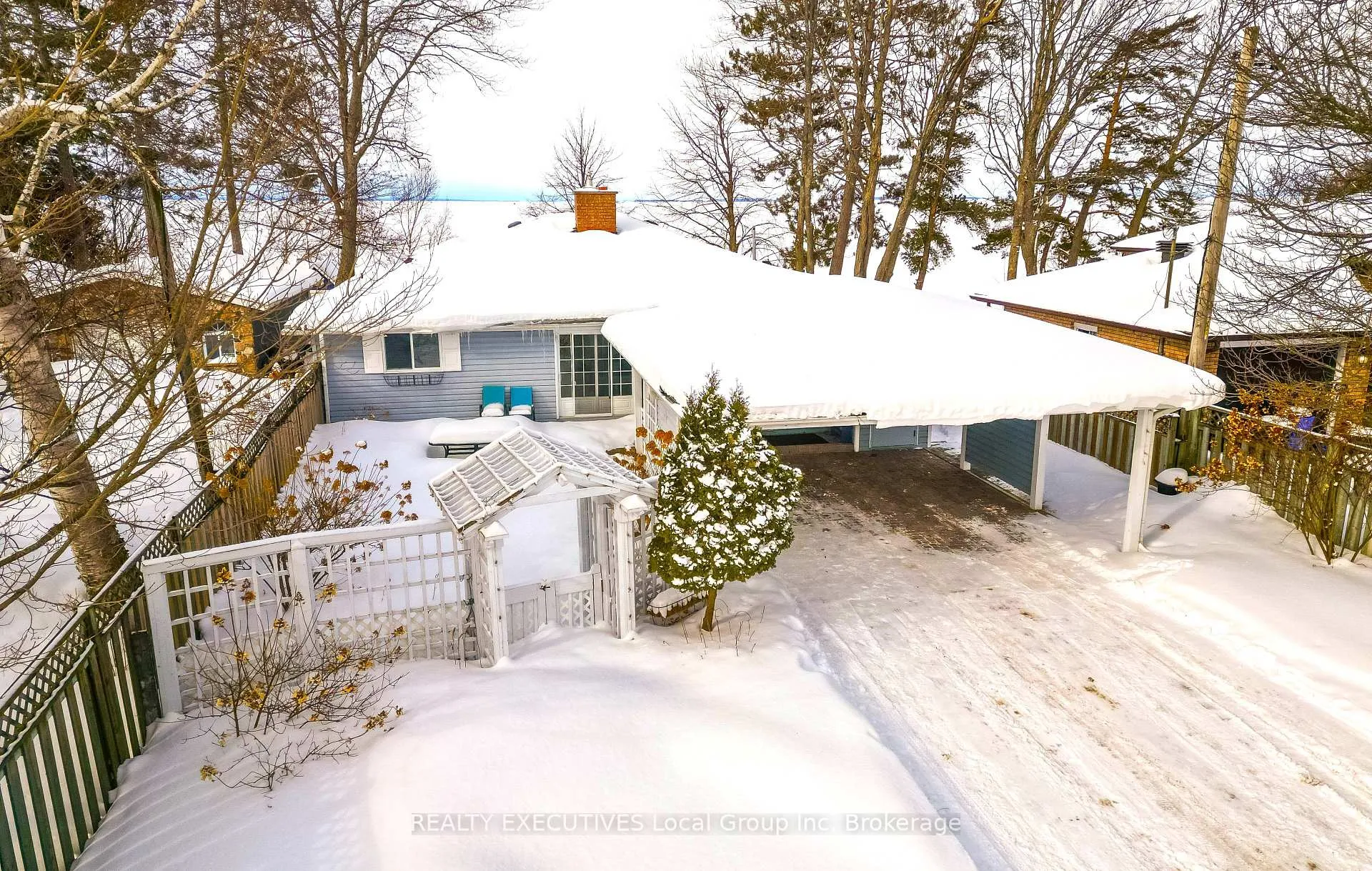 Photo 2 of 981 Premier Road, North Bay, Ferris — HOMEH