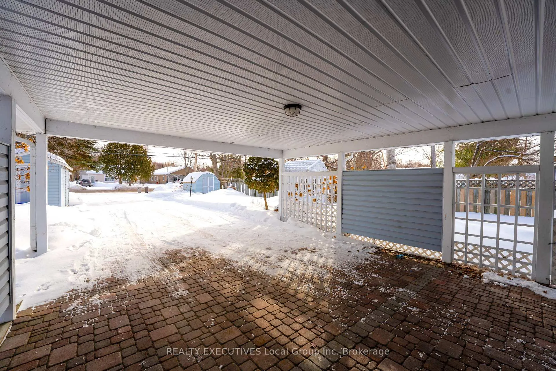 Photo 3 of 981 Premier Road, North Bay, Ferris — HOMEH