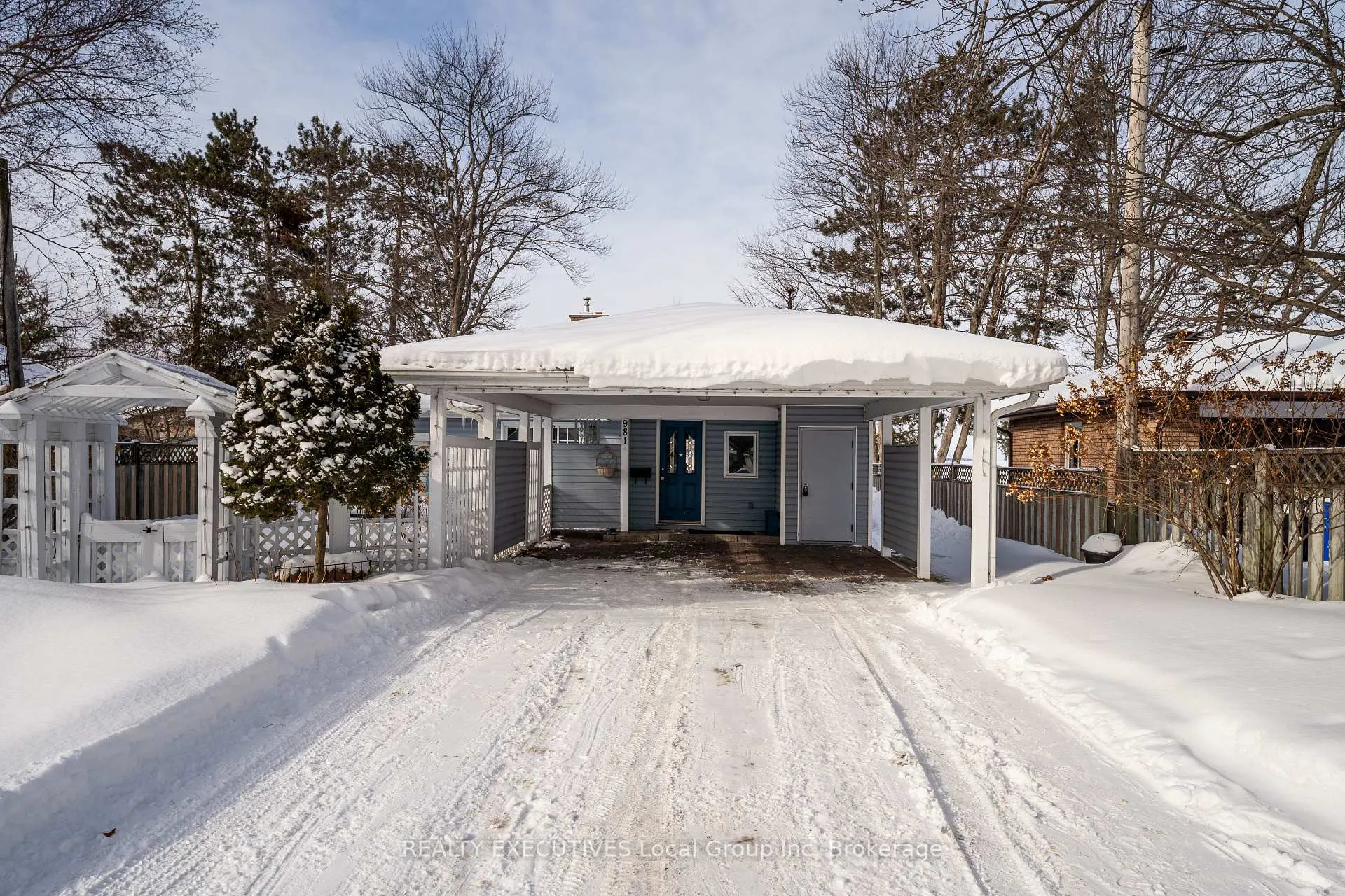 Photo 5 of 981 Premier Road, North Bay, Ferris — HOMEH