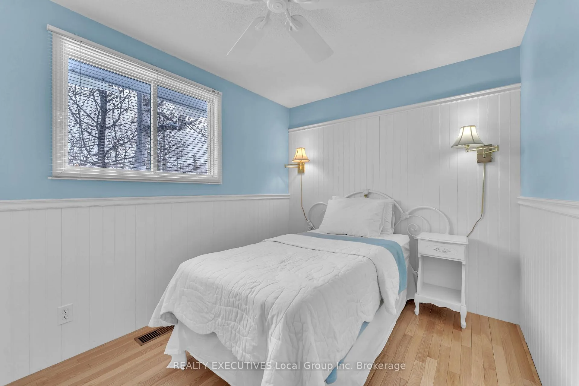 Photo 13 of 981 Premier Road, North Bay, Ferris — HOMEH