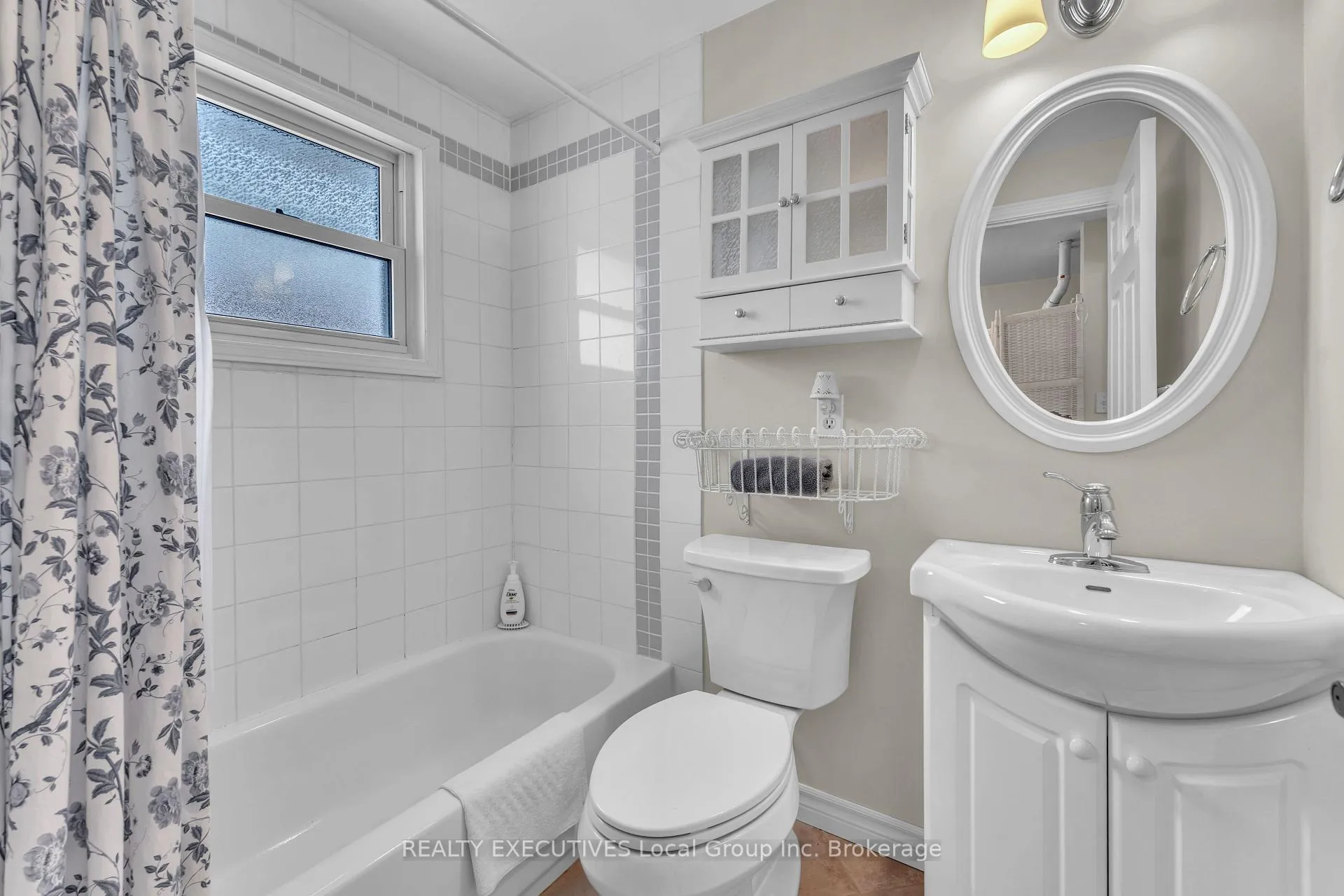 Photo 16 of 981 Premier Road, North Bay, Ferris — HOMEH