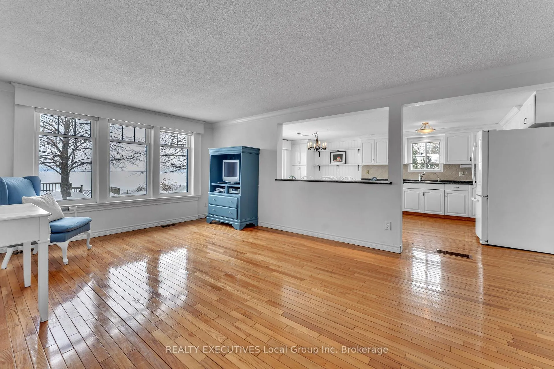 Photo 21 of 981 Premier Road, North Bay, Ferris — HOMEH