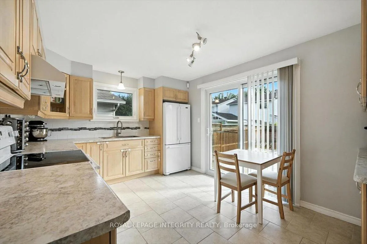 Photo 12 of 1097 Moselle Crescent, Ottawa, Convent Glen — HOMEH
