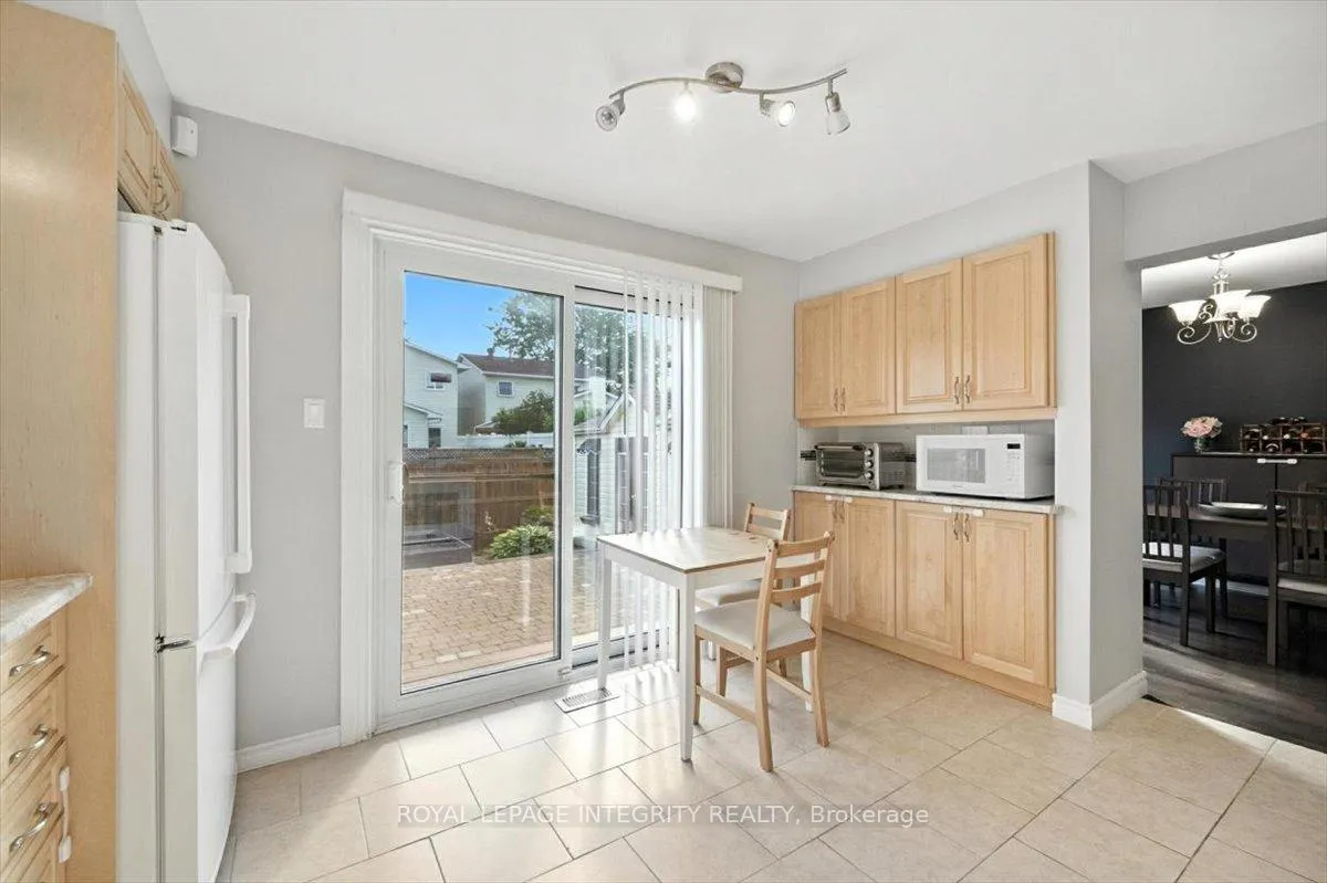 Photo 15 of 1097 Moselle Crescent, Ottawa, Convent Glen — HOMEH