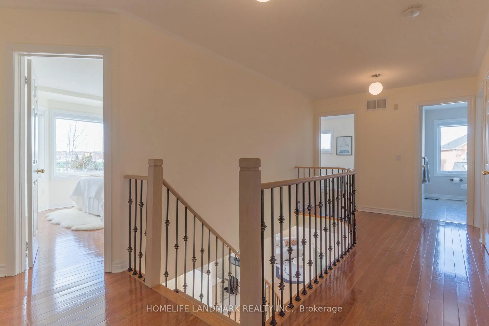 Photo 19 of 63 Sunburst Crescent, Markham, Greensborough — HOMEH