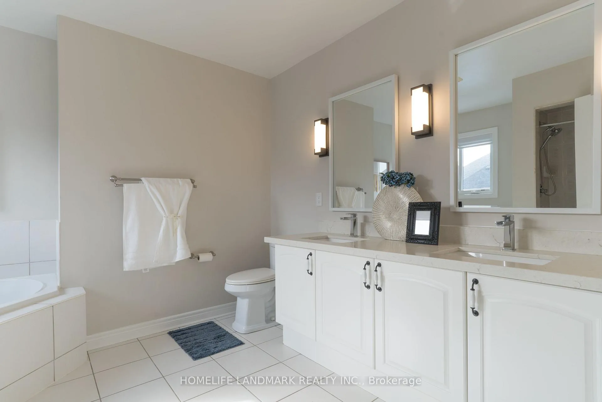 Photo 22 of 63 Sunburst Crescent, Markham, Greensborough — HOMEH